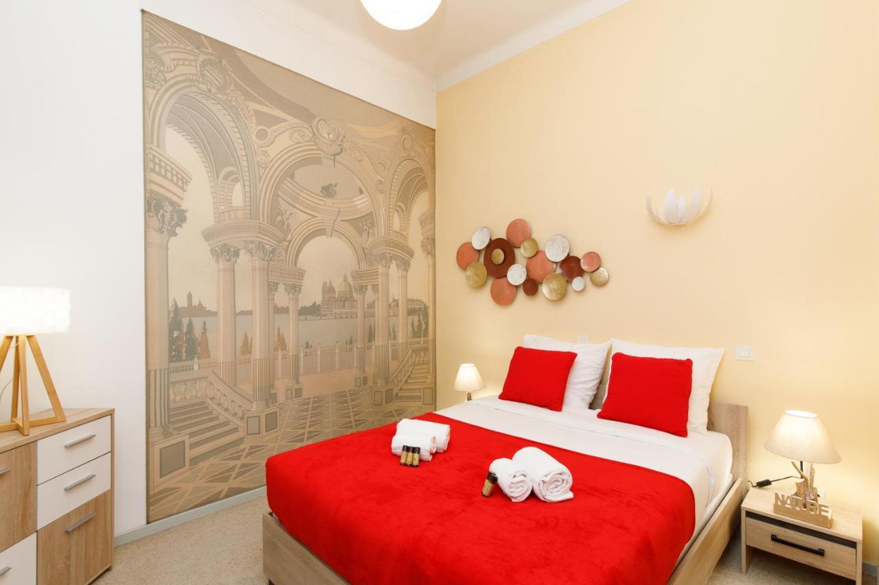 Petit Bonheur Yourhosthelper Apartment