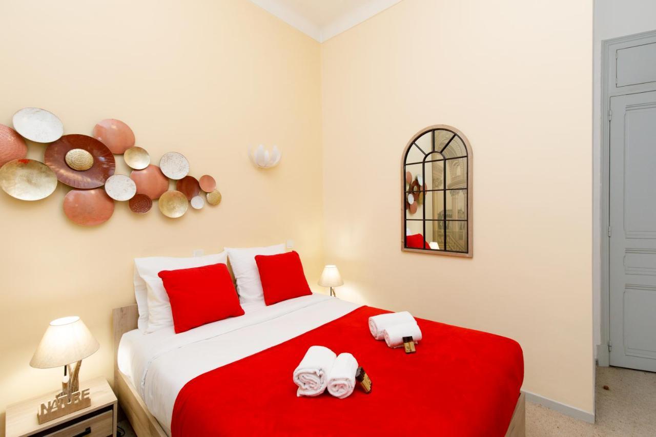 Petit Bonheur Yourhosthelper Apartment *