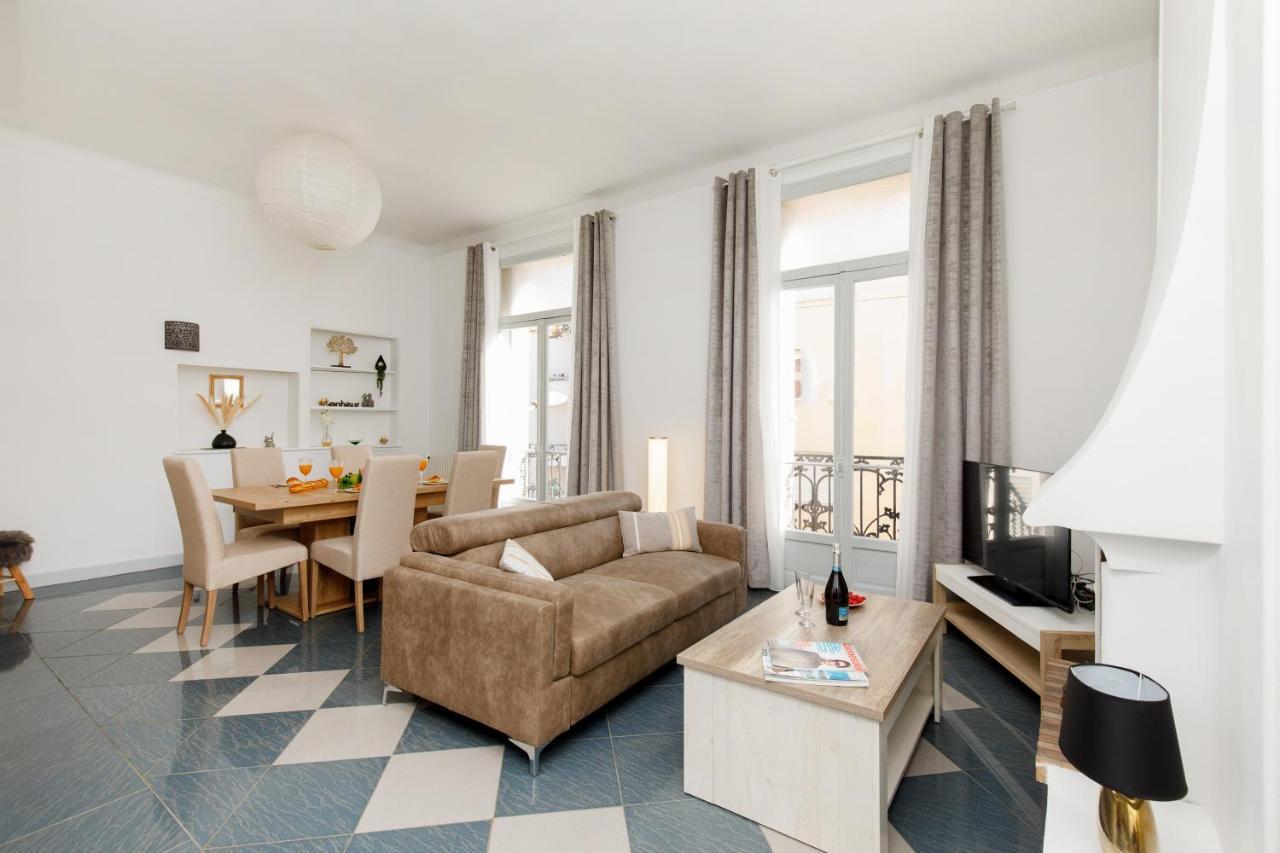 Petit Bonheur Yourhosthelper Apartment *