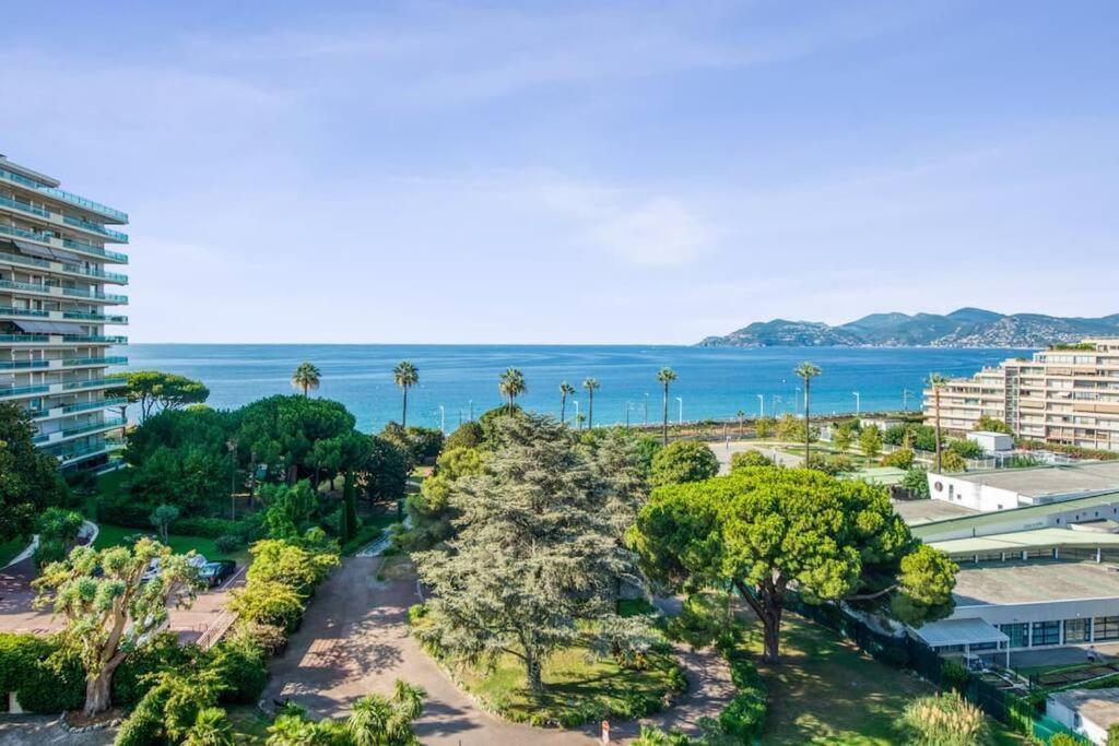 Et Yourhosthelper 2 Etoiles Cannes
