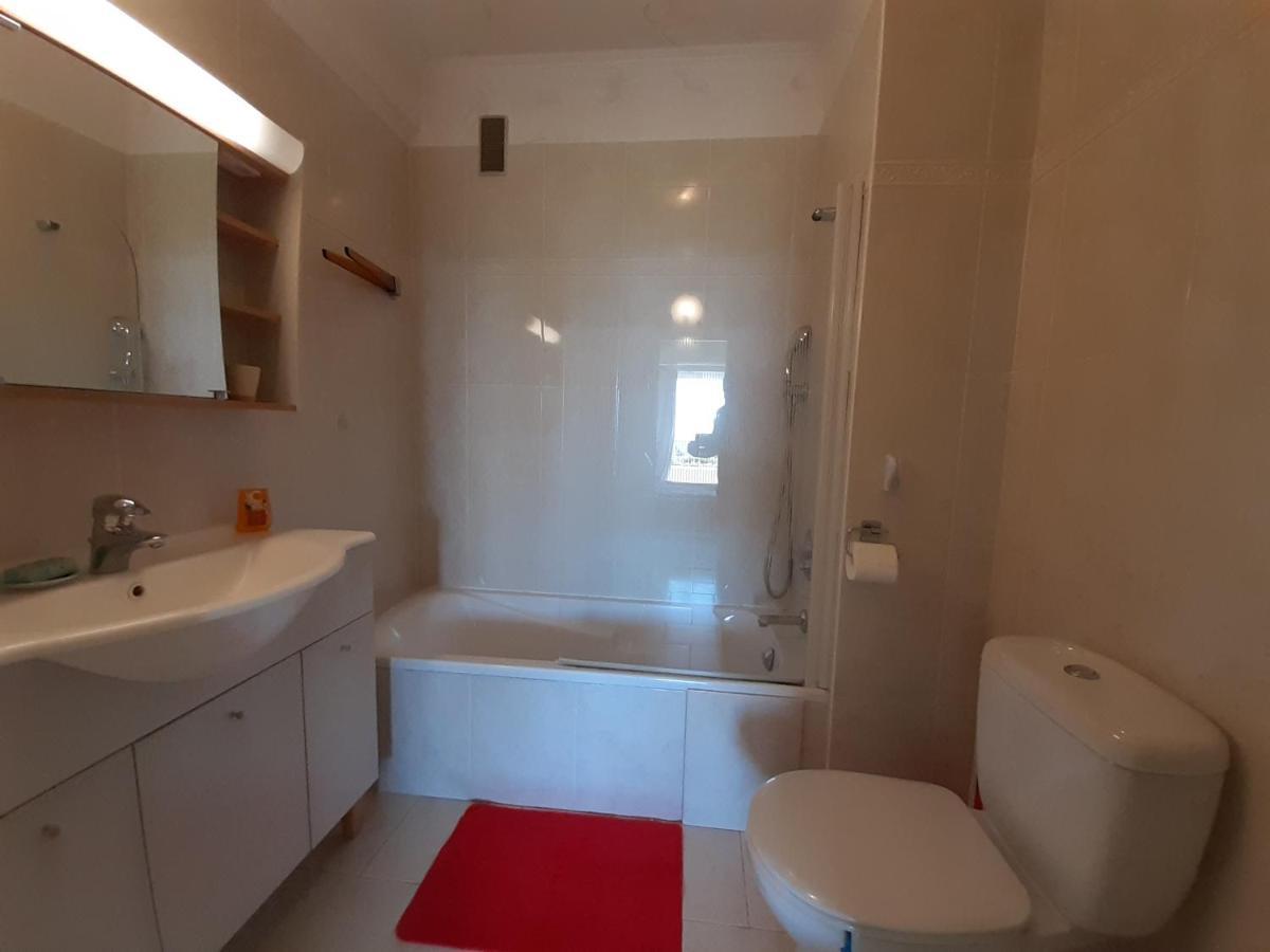 Le Renoir Apartment *