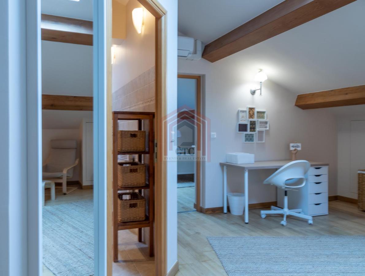 Rue D'antibes: Agreable Quatre Pieces * Cannes