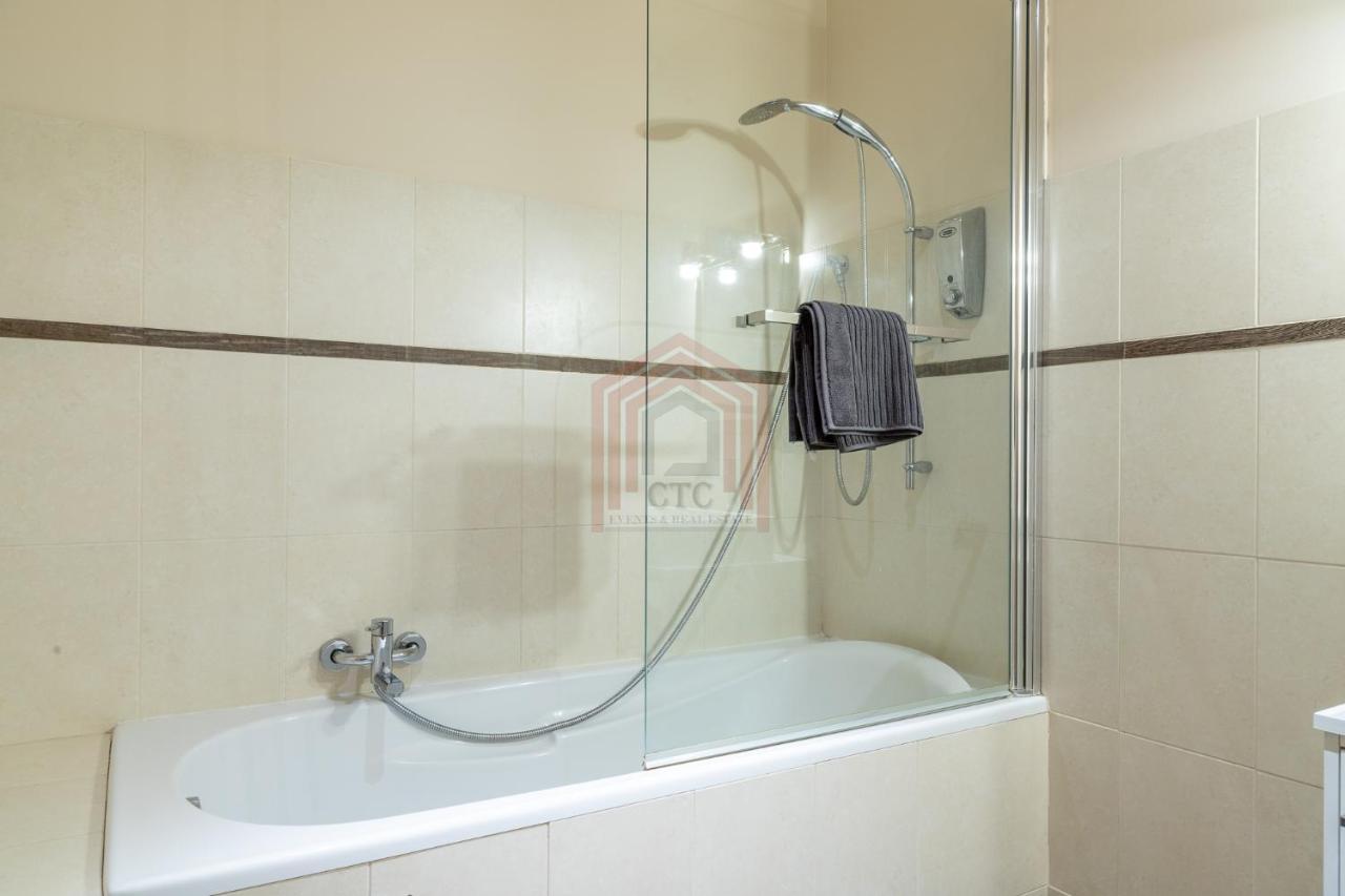 Rue D'antibes: Agreable Quatre Pieces Apartment Cannes