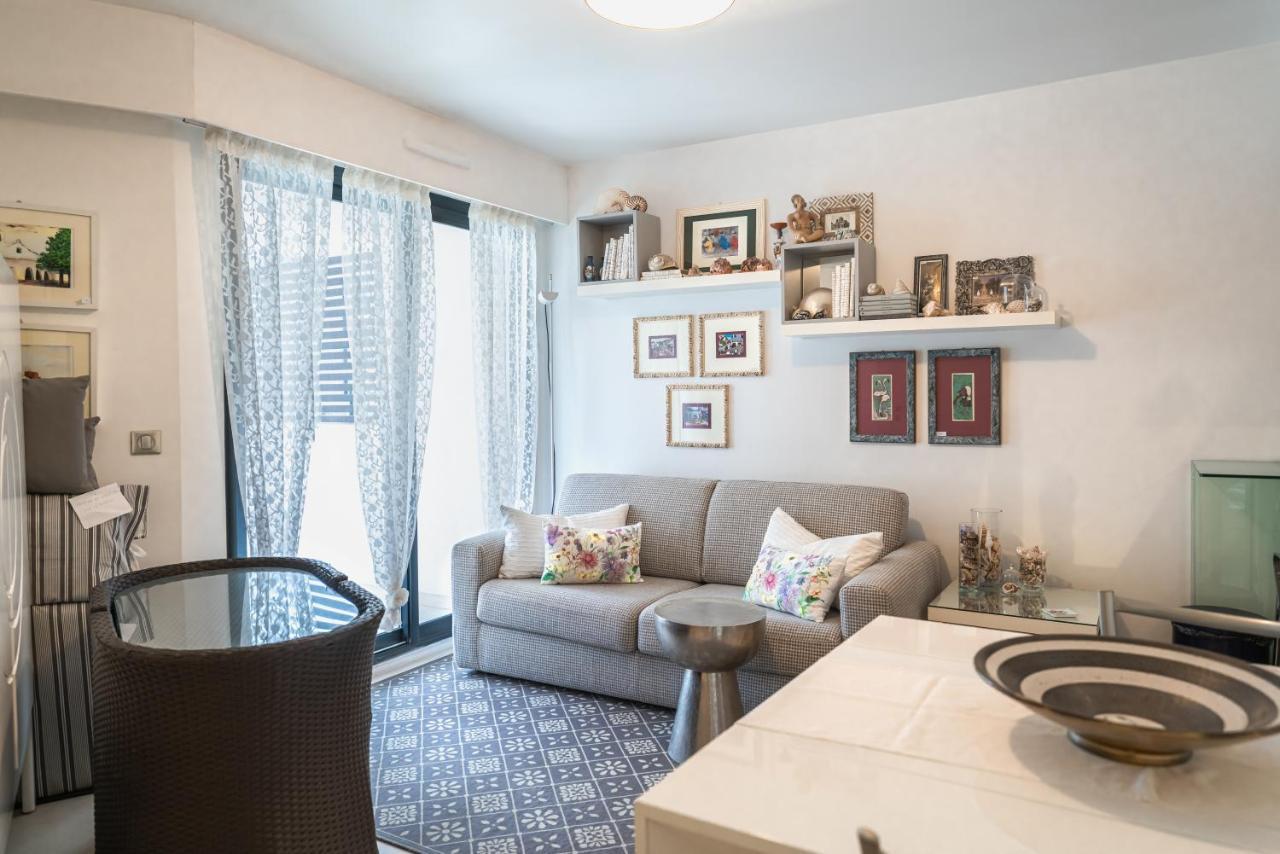 Carlton Riviera Apartment *