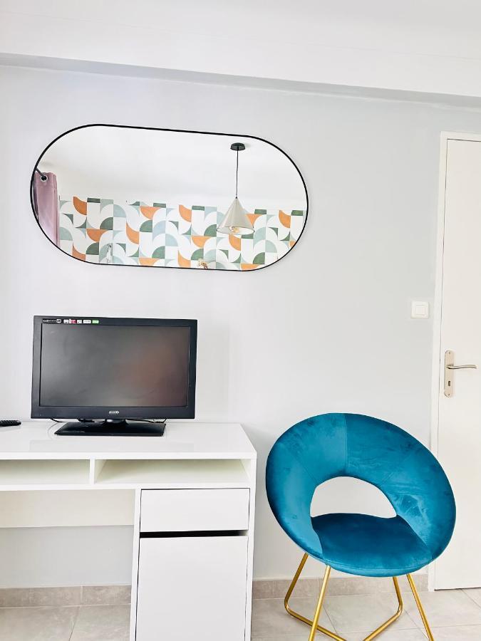2 Bedroom Luxury Flat With Balcony Center Apartment