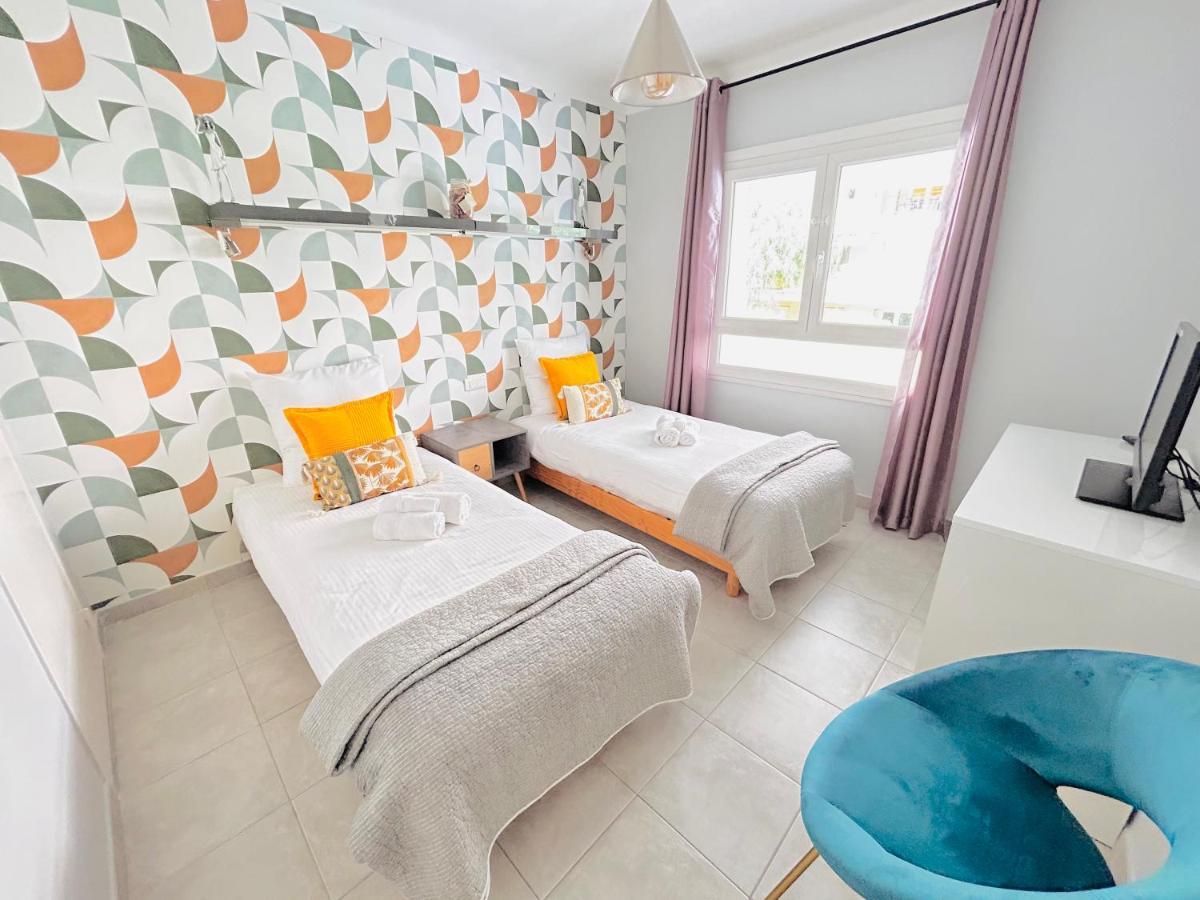 Apartment 2 Bedroom Luxury Flat With Balcony Center *