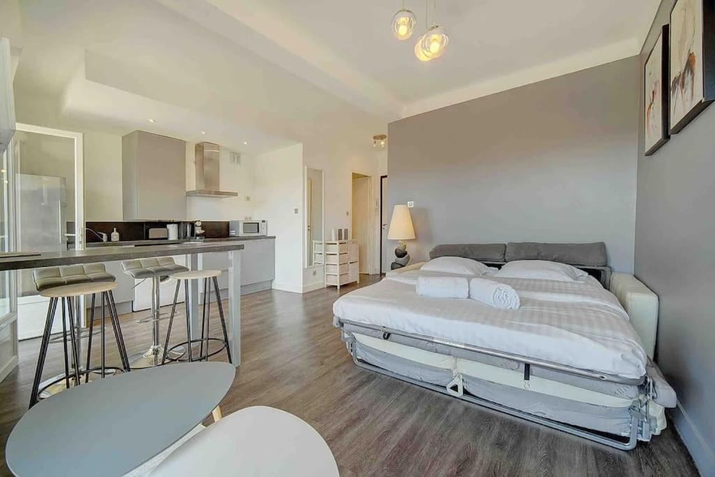 Le Maria - - Renovated Feb 2025 Apartment *