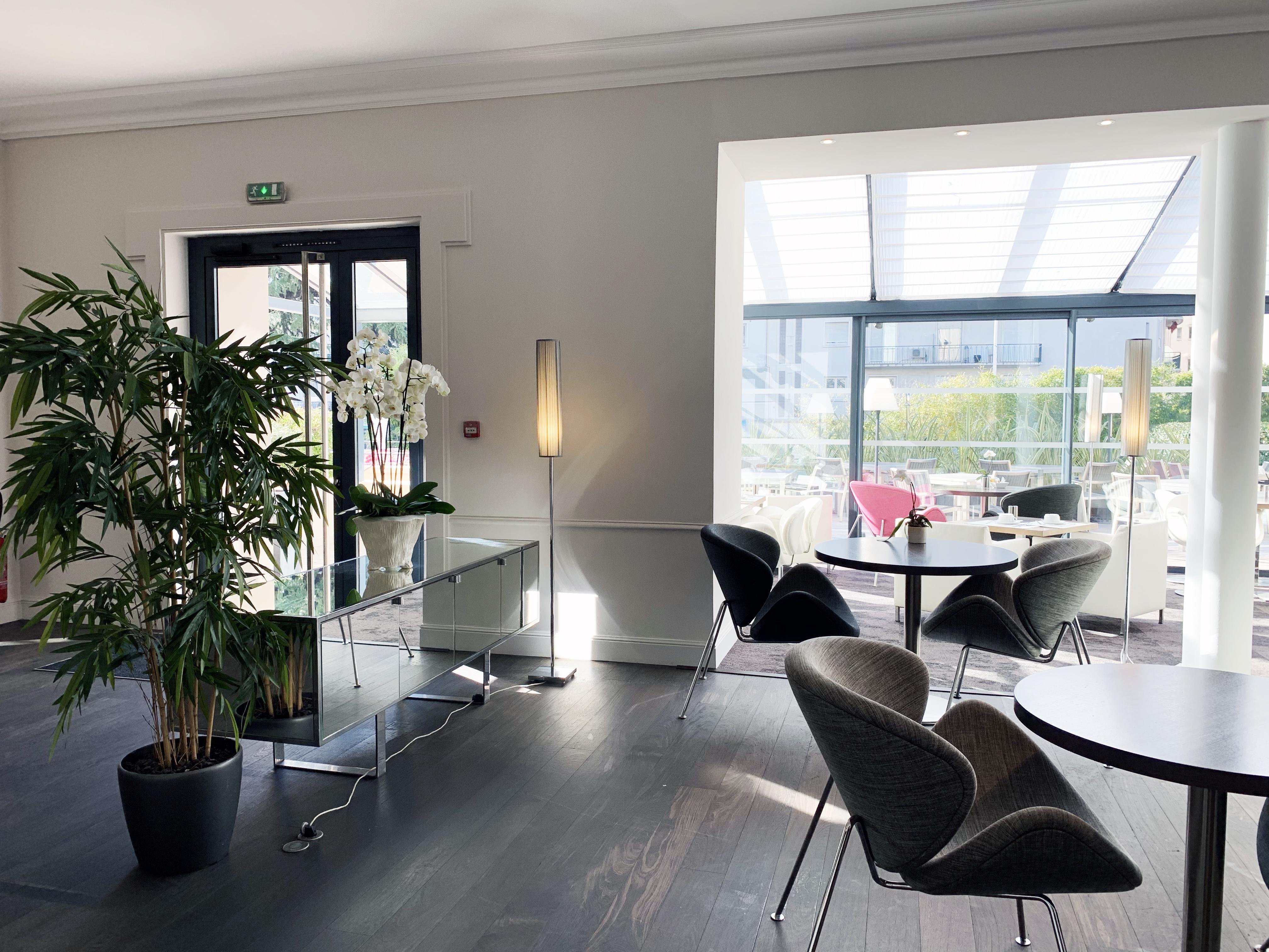 Le Canberra Hotel 4*