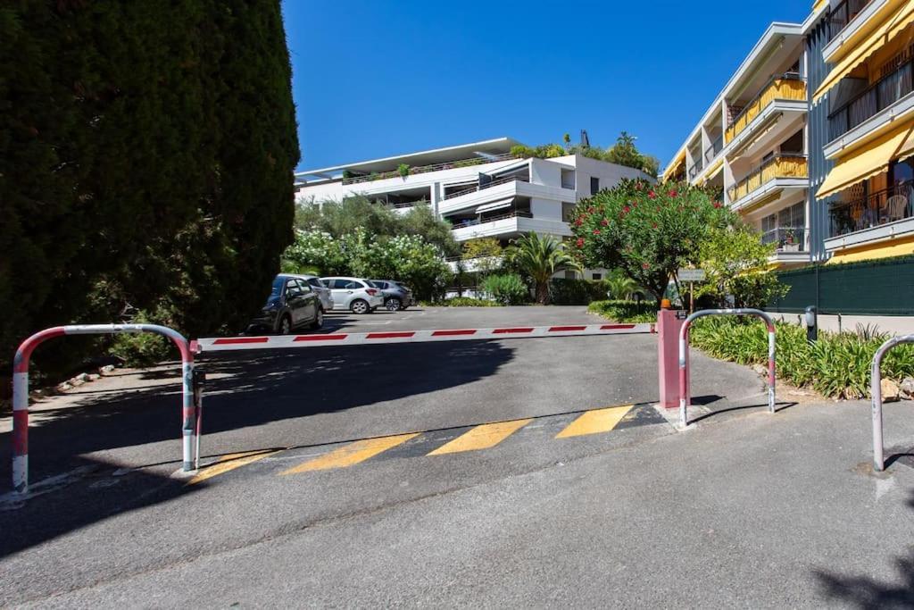 C9 - 2 Bdr 10 Min Palais Festivals & Sea - Ac, Parking & Balcony Apartment