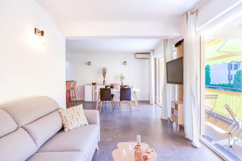 C9 - 2 Bdr 10 Min Palais Festivals & Sea - Ac, Parking & Balcony Apartment