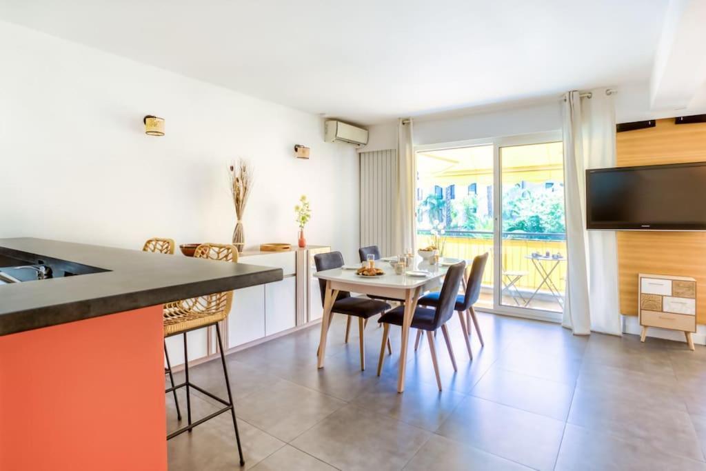 Apartment C9 - 2 Bdr 10 Min Palais Festivals & Sea - Ac, Parking & Balcony *