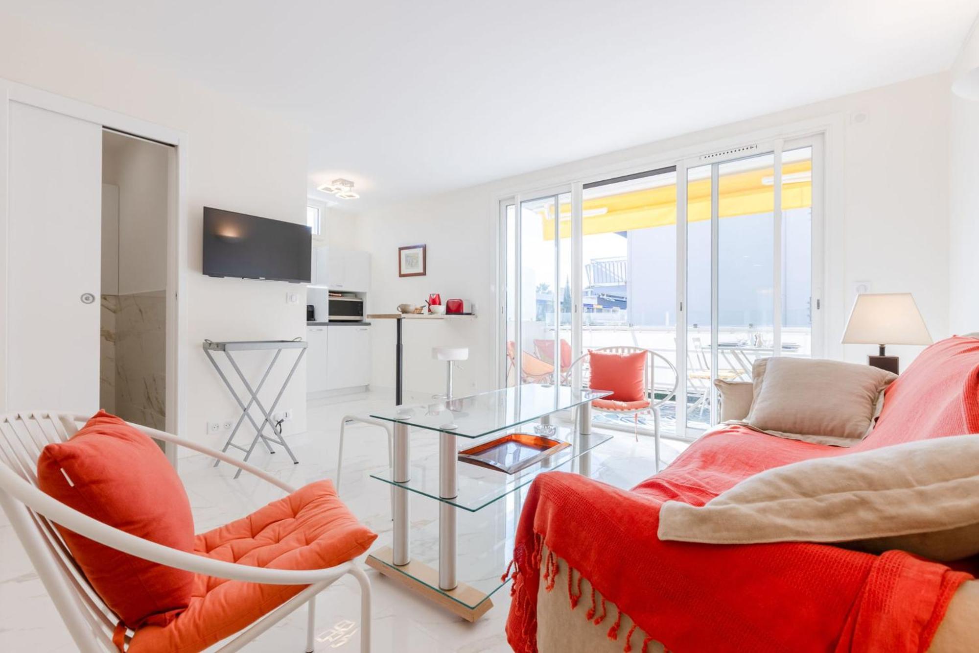 Luxurious 2-room In Palm Apartment