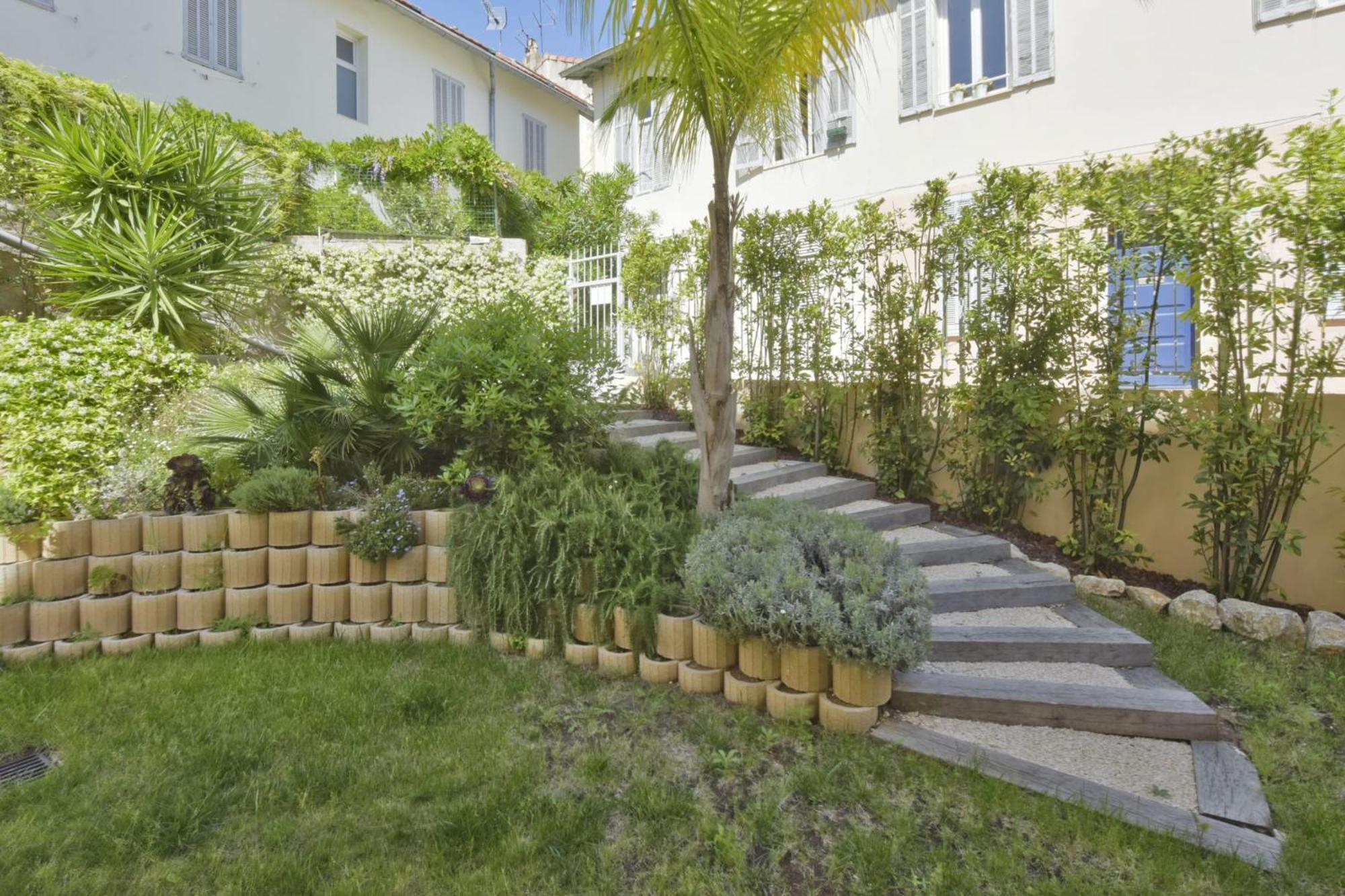 Palm - Swimming Pool - At Few Steps Apartment