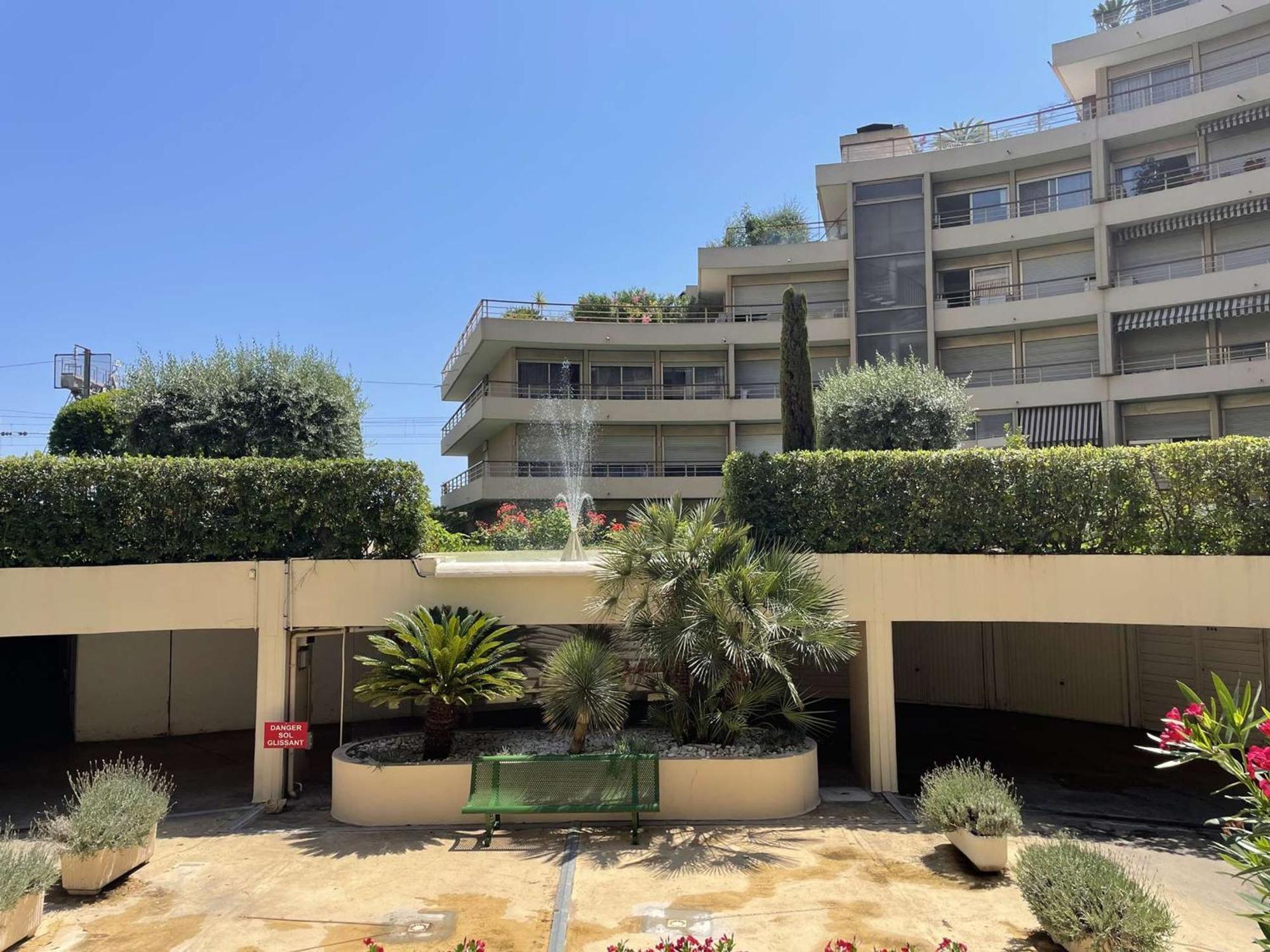 Apartment En Rez-de-jardin A La Bocca - Acces Plages, Terrasse Privee - Fr-1-609-98 Cannes