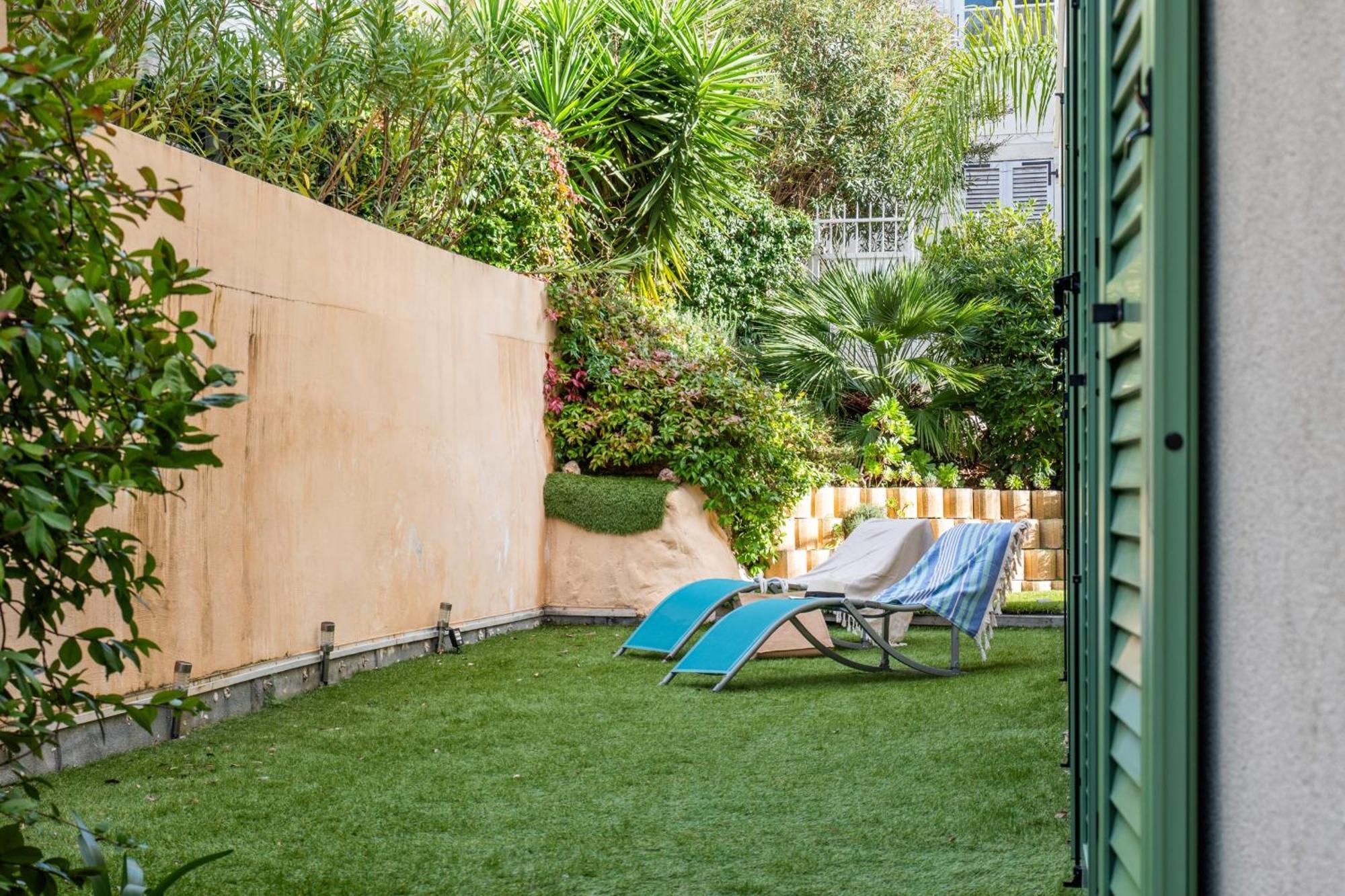 Palm - Swimming Pool - At Few Steps