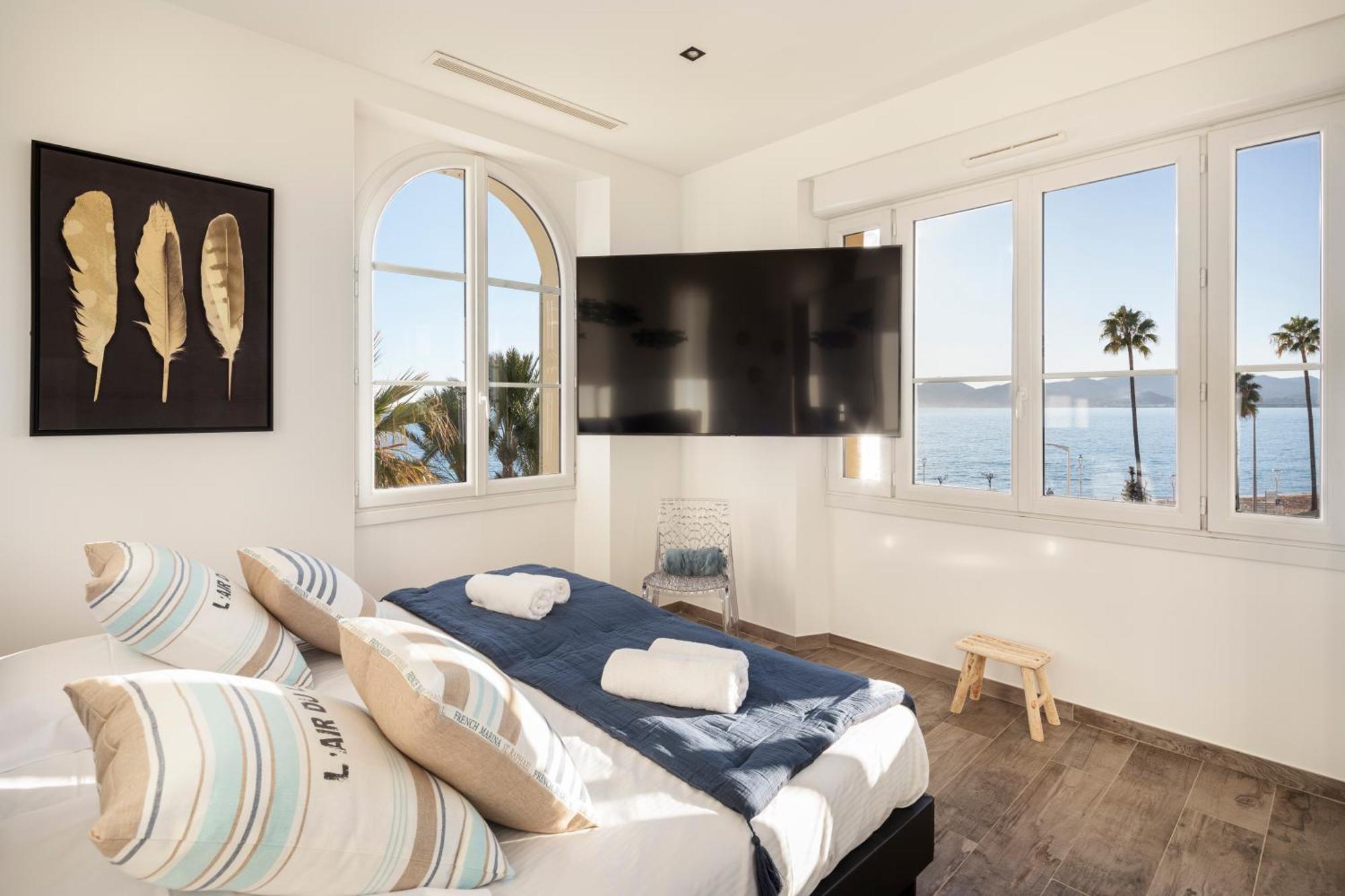 Apartment 8h - Penthouse 4 *