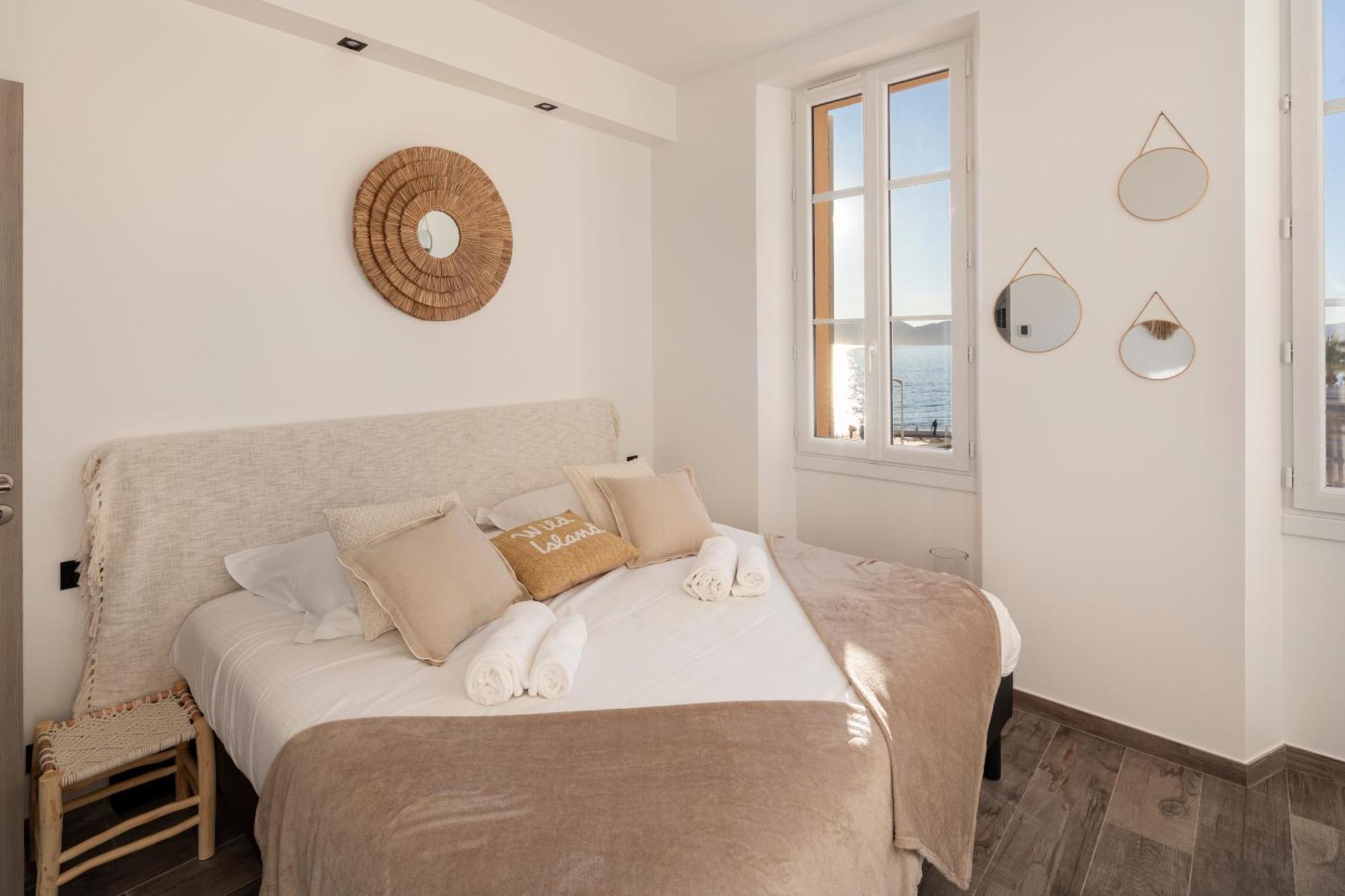 Apartment 8h - Penthouse 4 *