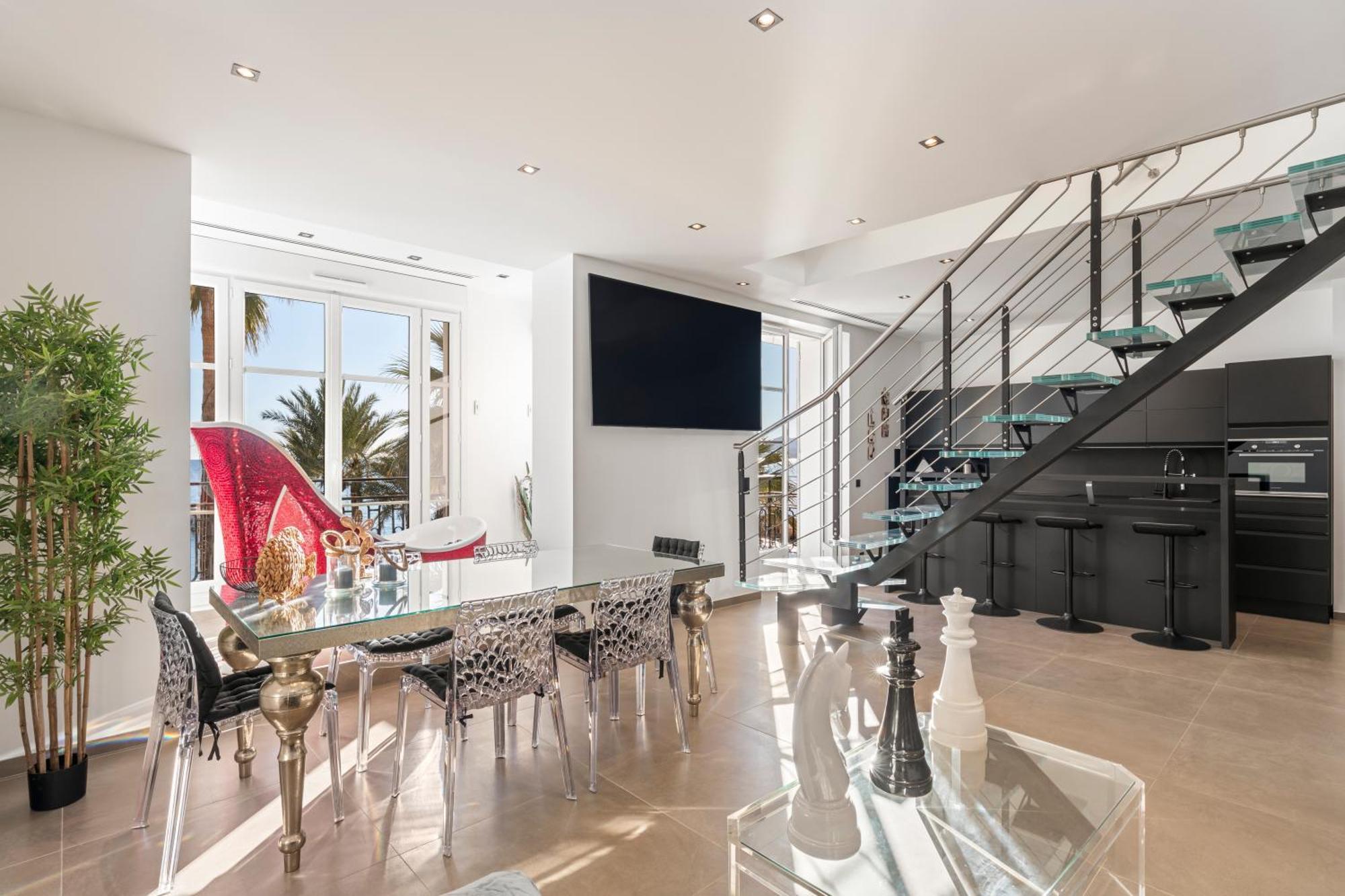 8h - Penthouse 4