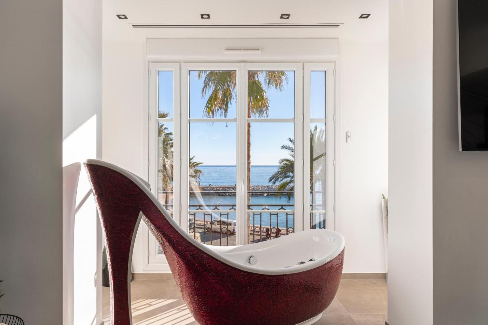 Apartment 8h - Penthouse 4 *