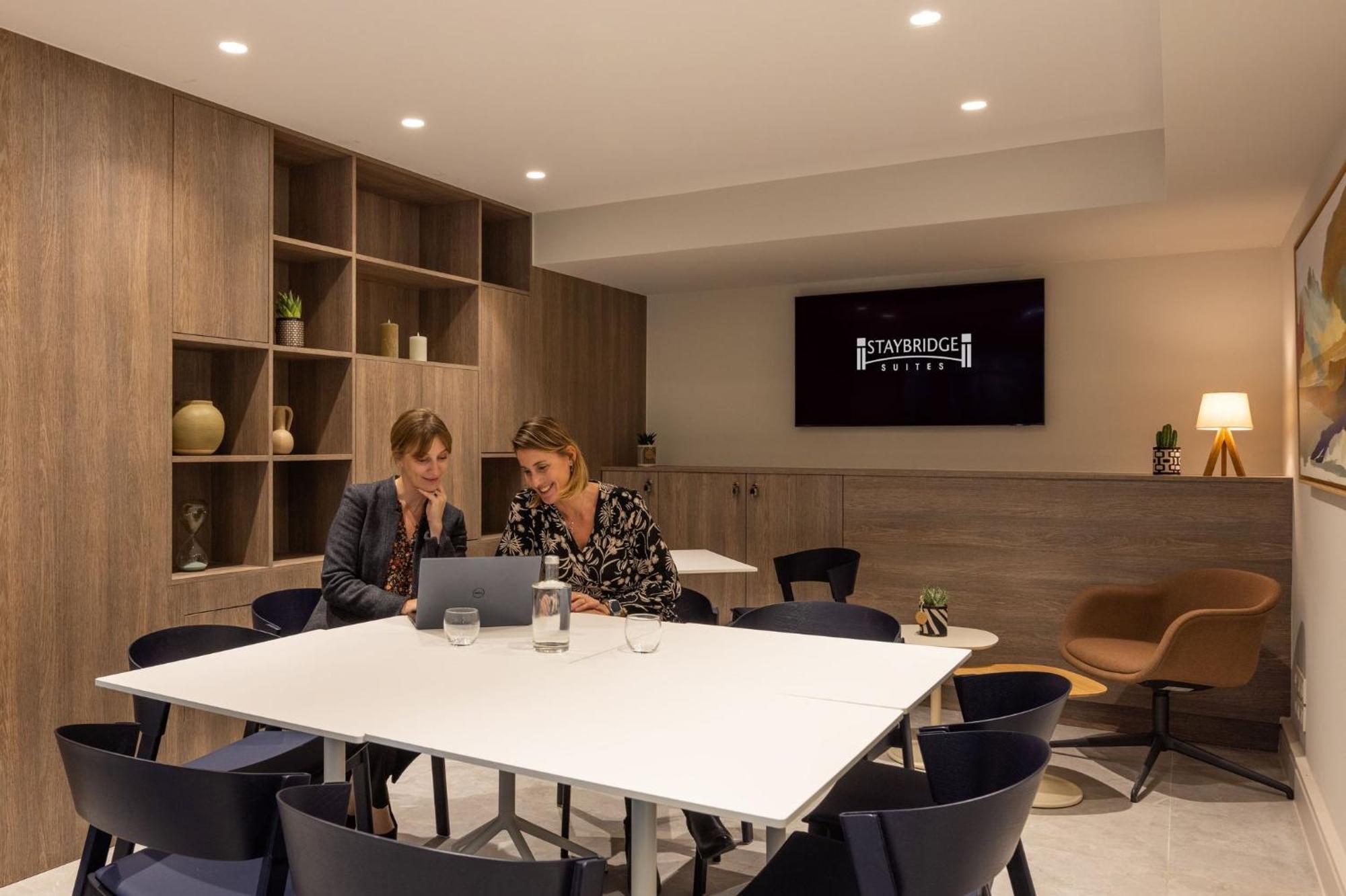 Staybridge - Centre By Ihg Hotel 4*