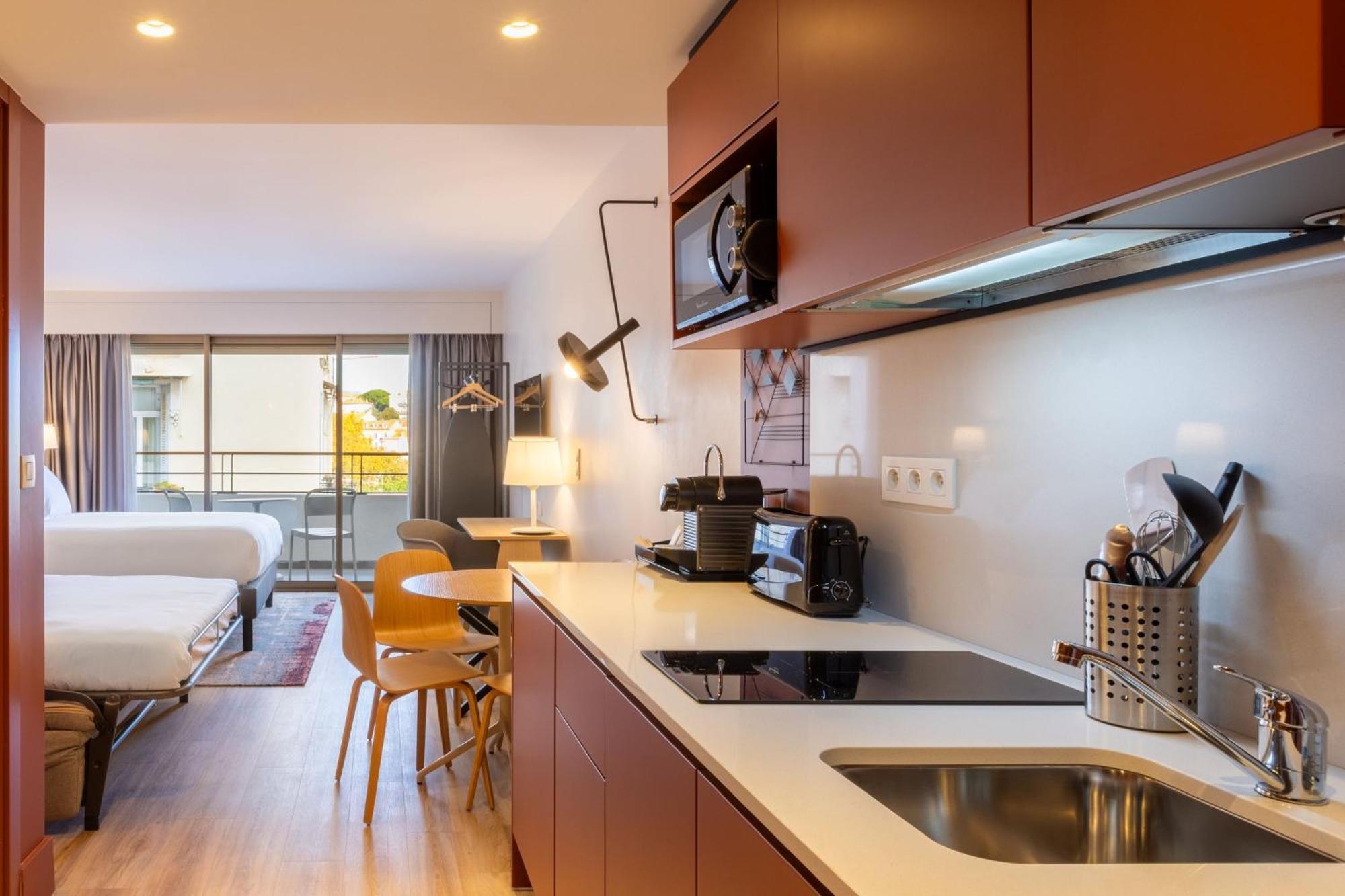 Staybridge - Centre By Ihg 4*