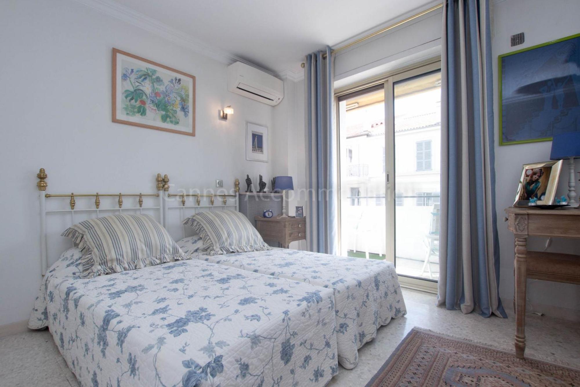 Isadora Apartment