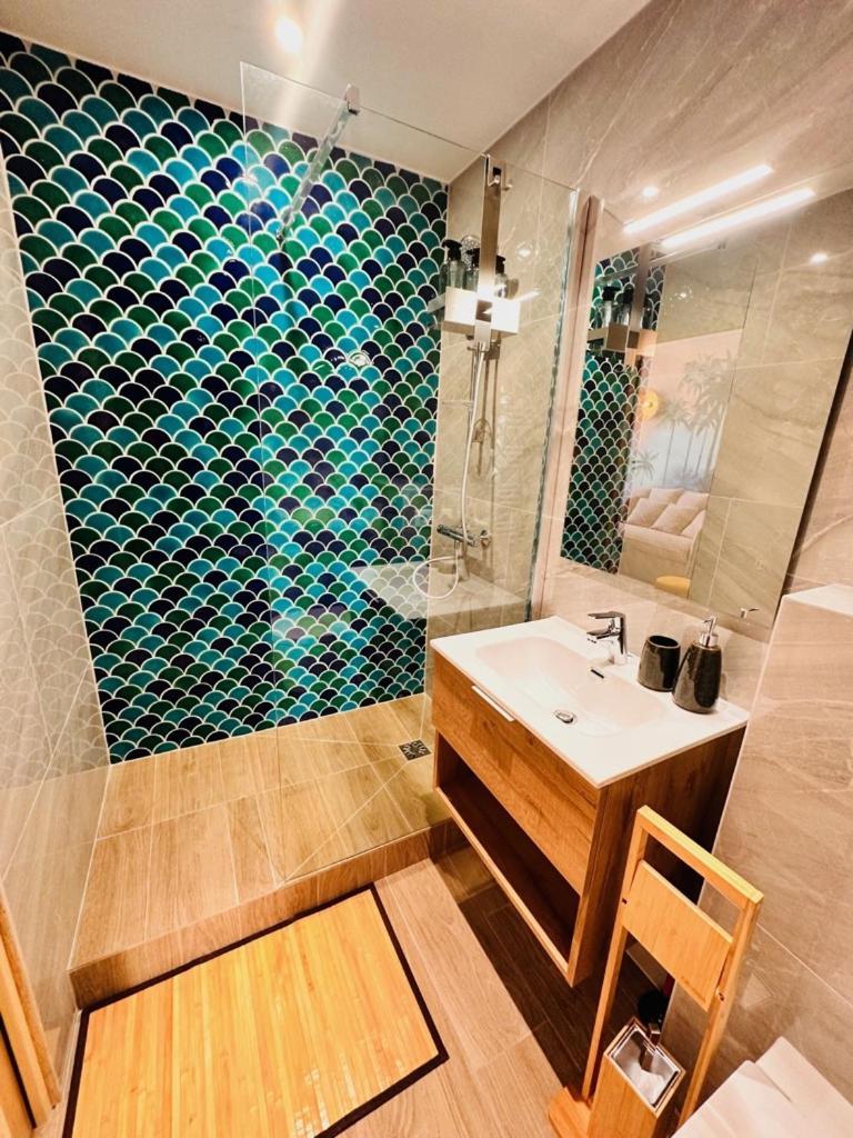Apartment De Nana 8 - Hypercentre, Rue Meynadier, Palais & Plage, Clim, Wifi *