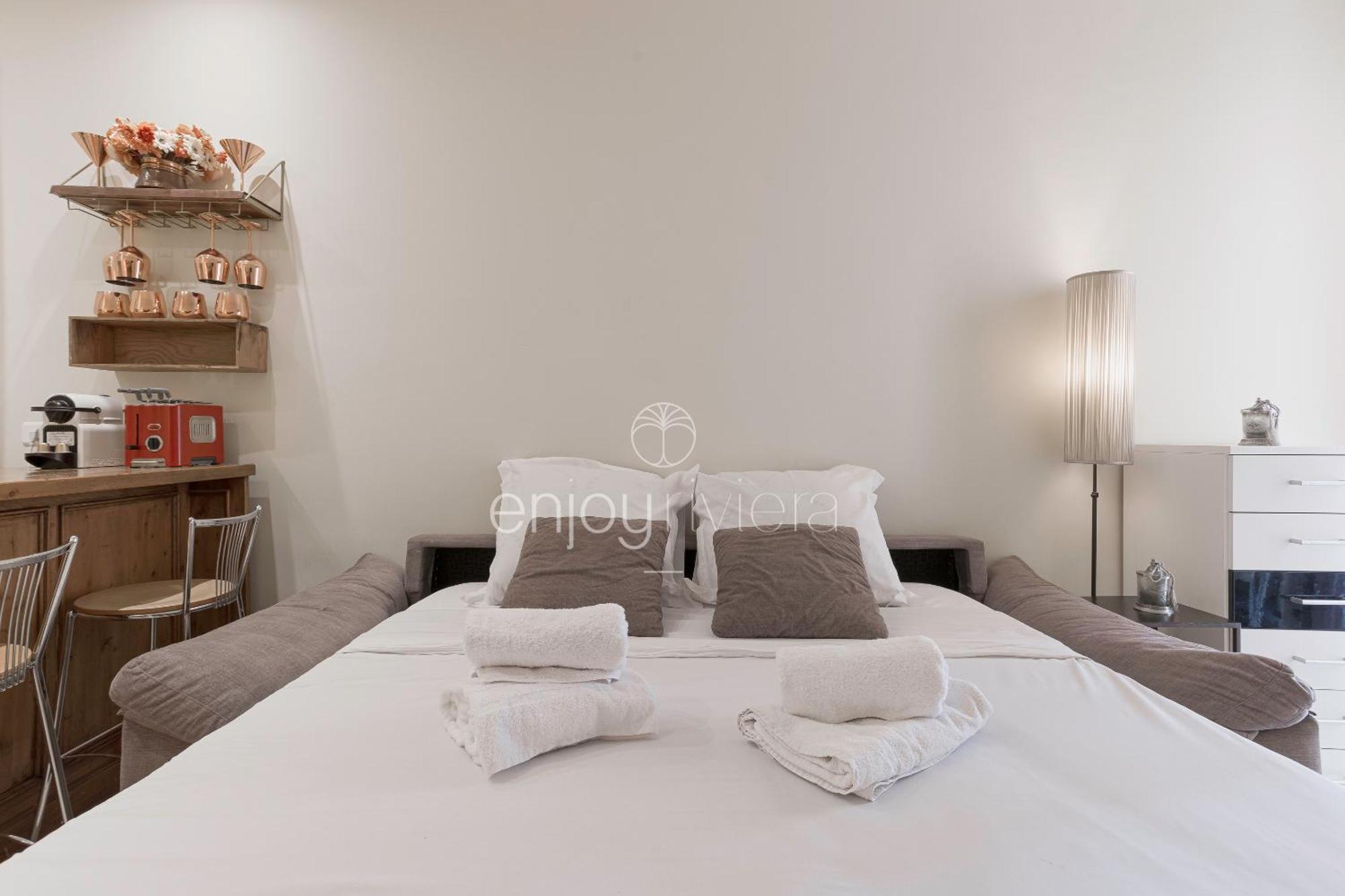 Apartment Palais Miramar - & E37 - 20m - Croisette Emplacement Unique - Wifi - Clim