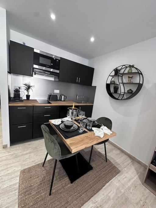Apartment Superbe Avec Balcon Rue D'antibes *