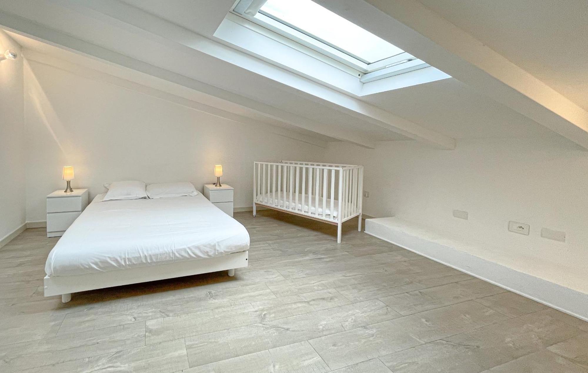 Tony Allard By Winsome Destination 4a Apartment