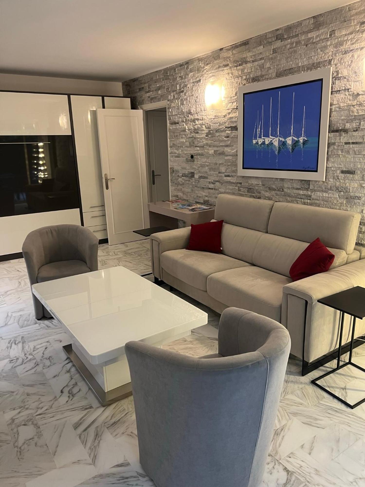Chic 47m2, 2 Rooms, Ground Floor, Patio, 280m Croisette * Cannes