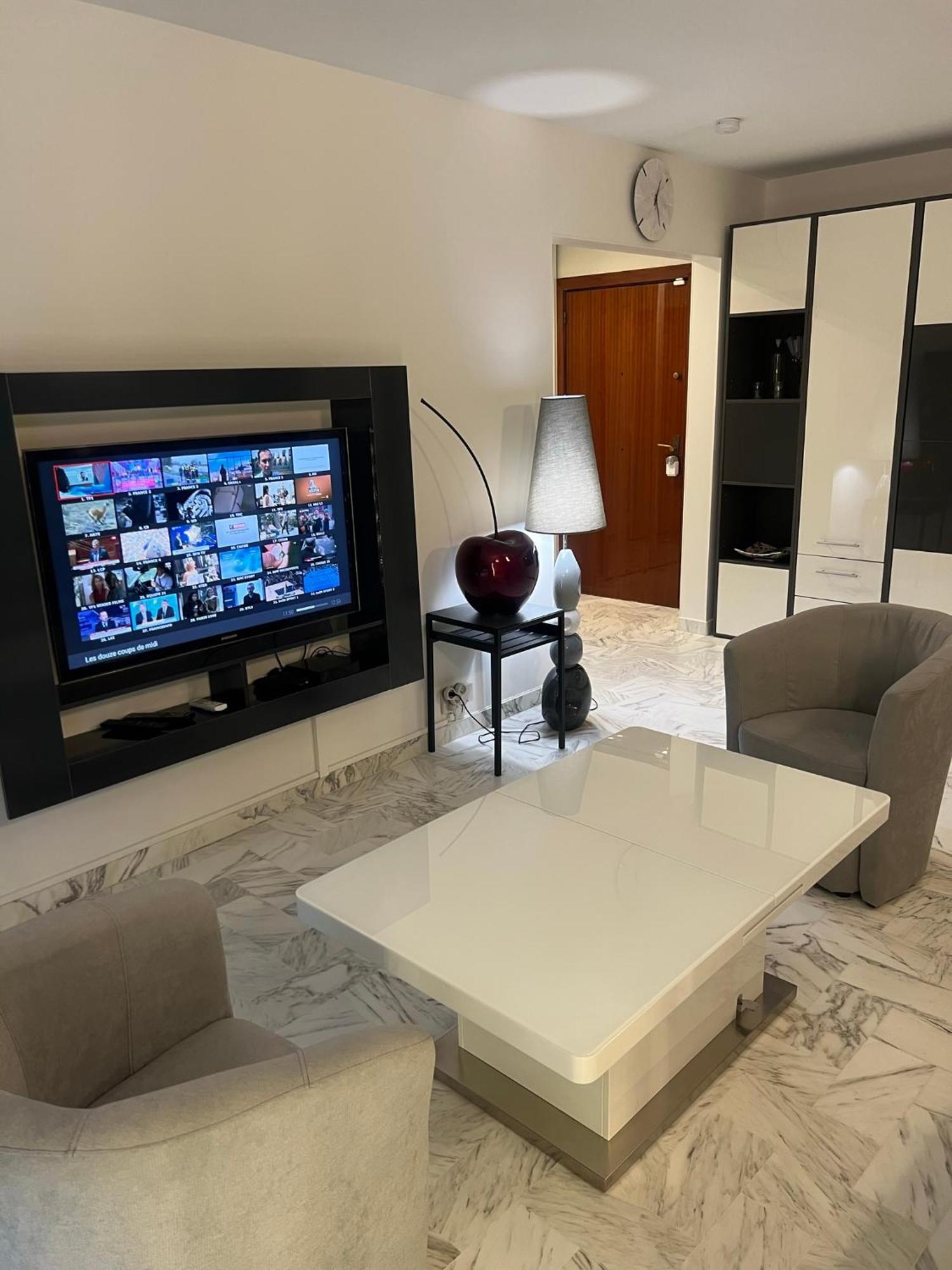 Apartment Chic 47m2, 2 Rooms, Ground Floor, Patio, 280m Croisette *