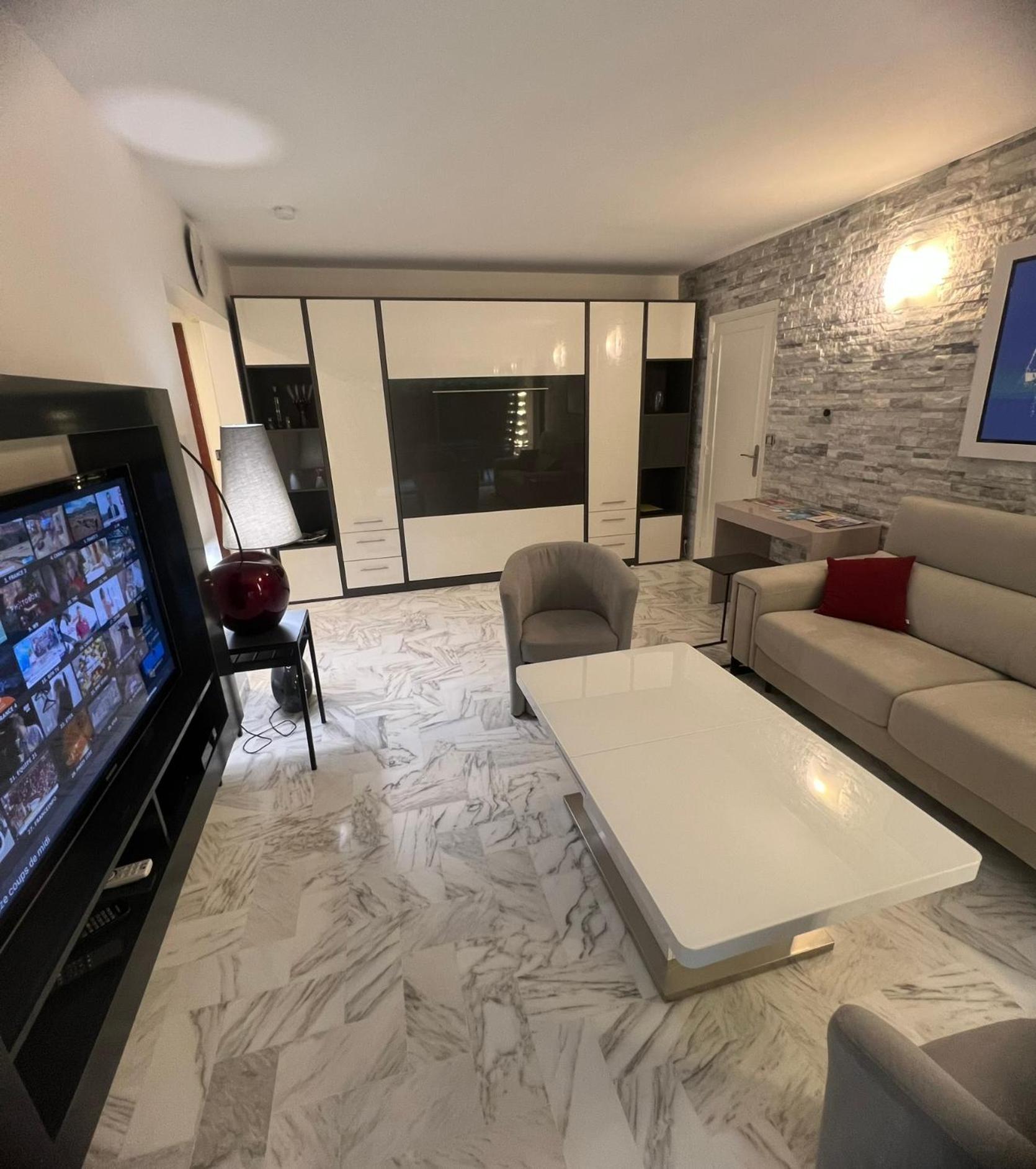 Chic 47m2, 2 Rooms, Ground Floor, Patio, 280m Croisette *