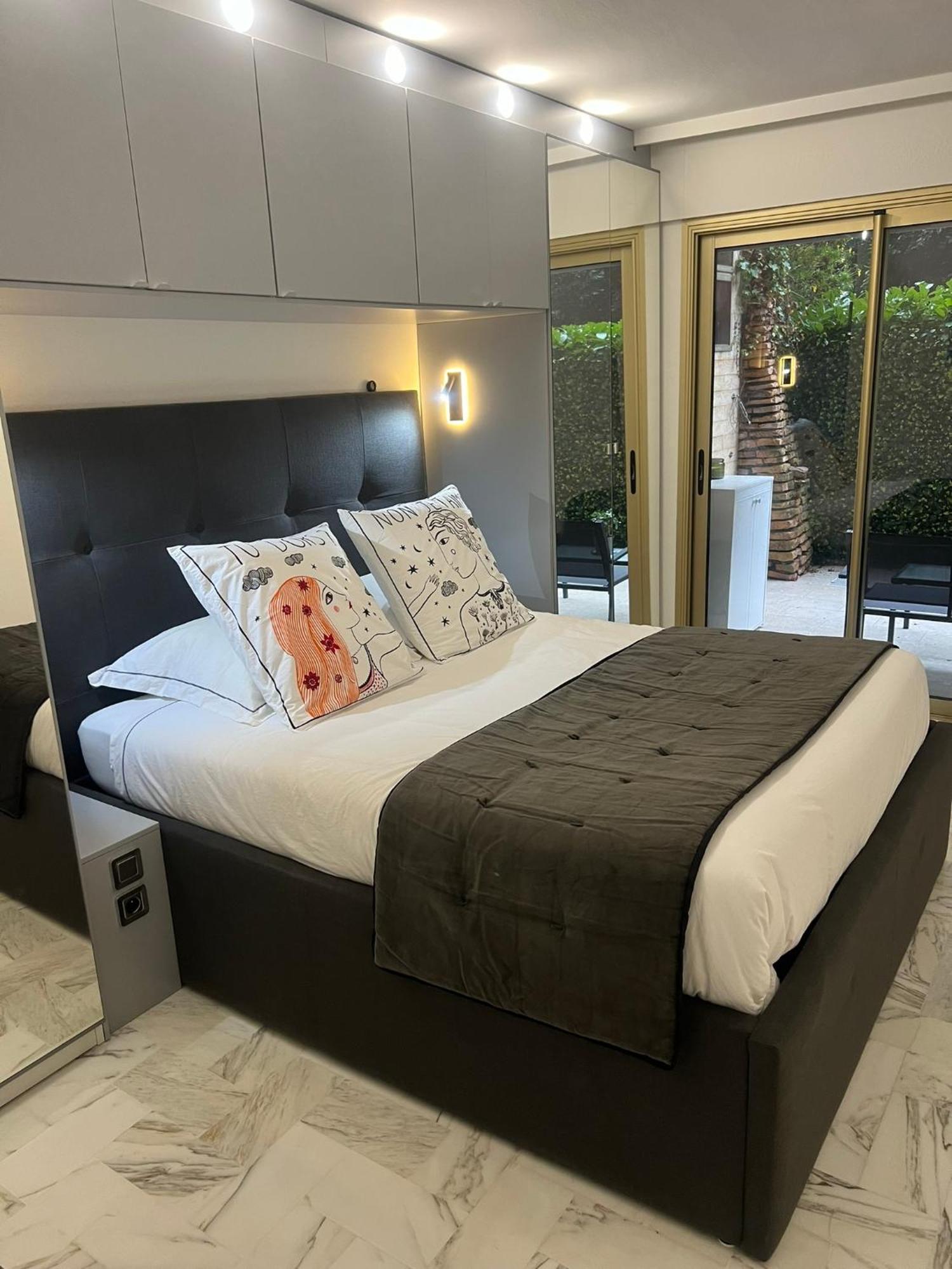 Chic 47m2, 2 Rooms, Ground Floor, Patio, 280m Croisette Apartment Cannes