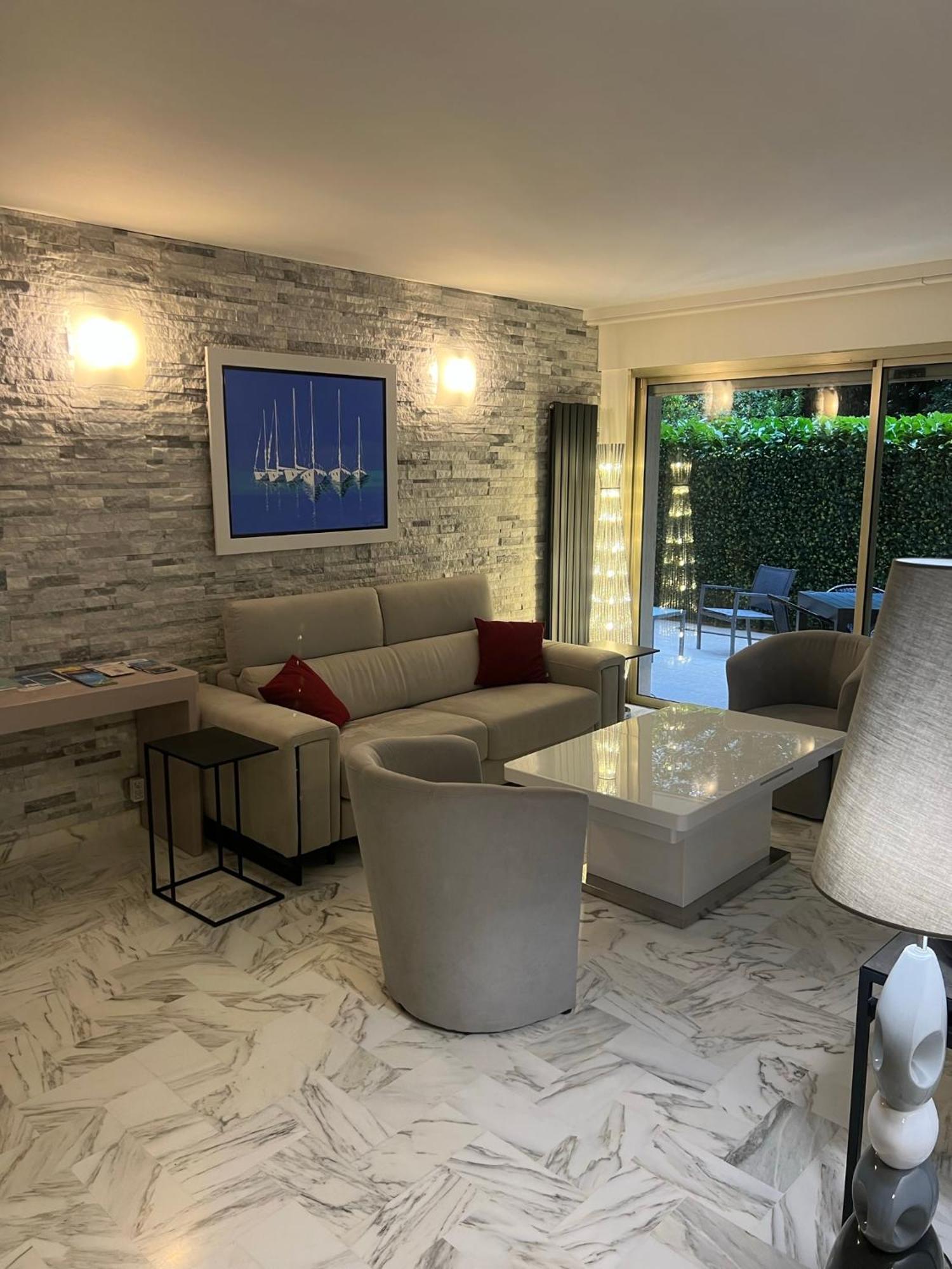 Chic 47m2, 2 Rooms, Ground Floor, Patio, 280m Croisette * Cannes