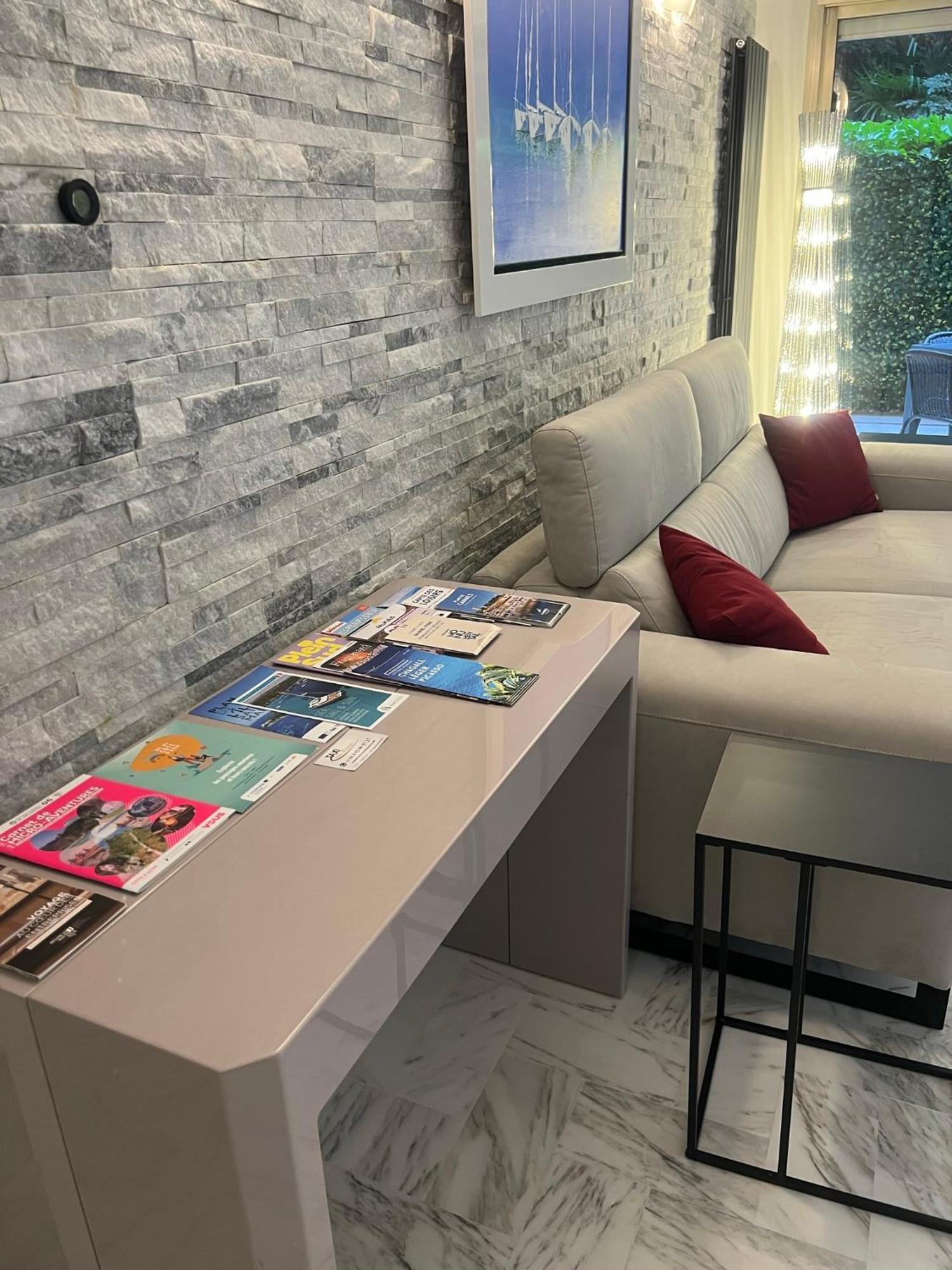 Chic 47m2, 2 Rooms, Ground Floor, Patio, 280m Croisette * Cannes
