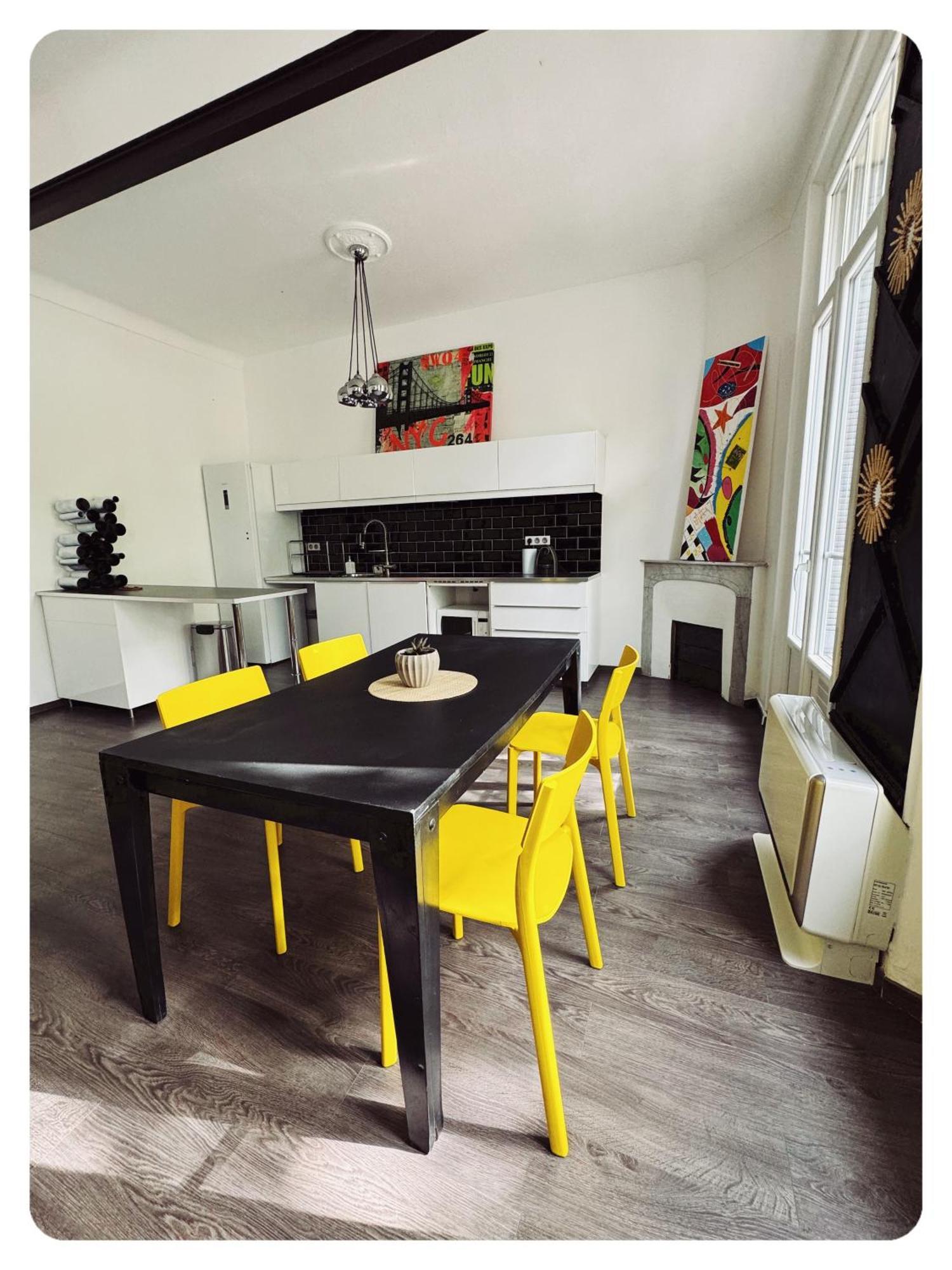 Bourgeois A 5 Min A Pied Du Centre Apartment *