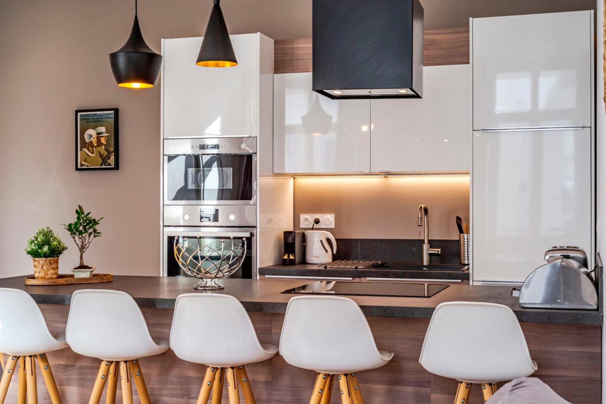 Fabulous Family 2br - Prime Location, Walk To & Shopping - By Totolulu Yellow Corner Apartment
