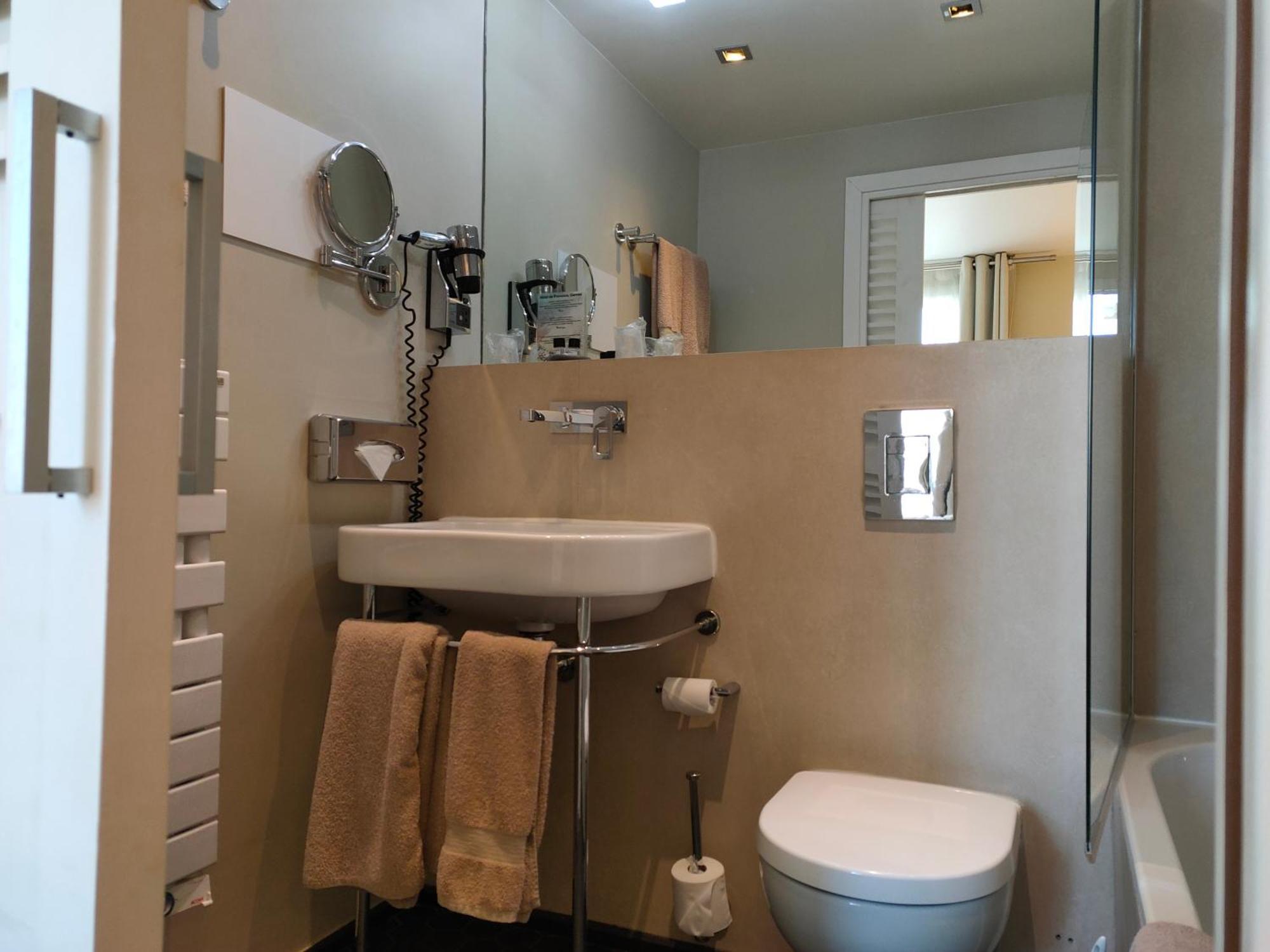 Hotel De Provence 3*