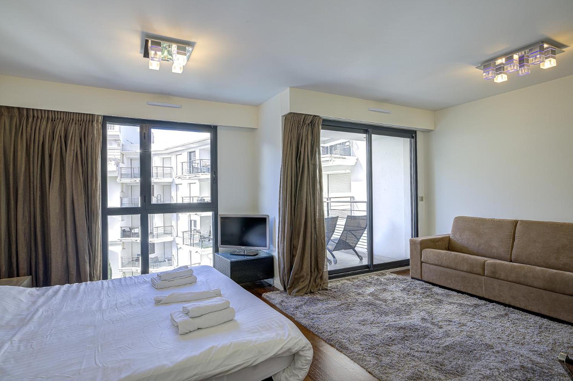 Apartment Carlton Riviera