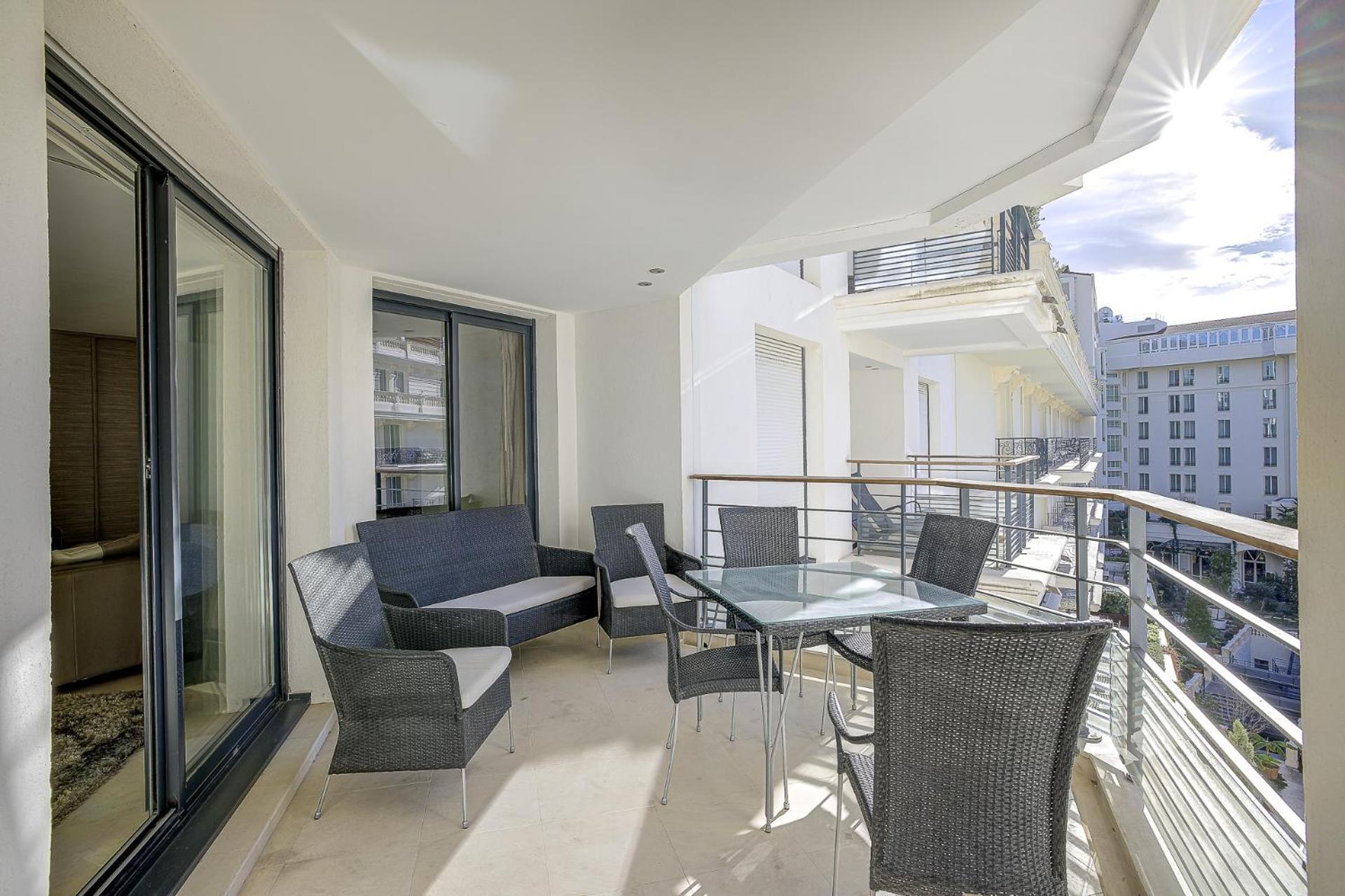 Carlton Riviera Apartment Cannes