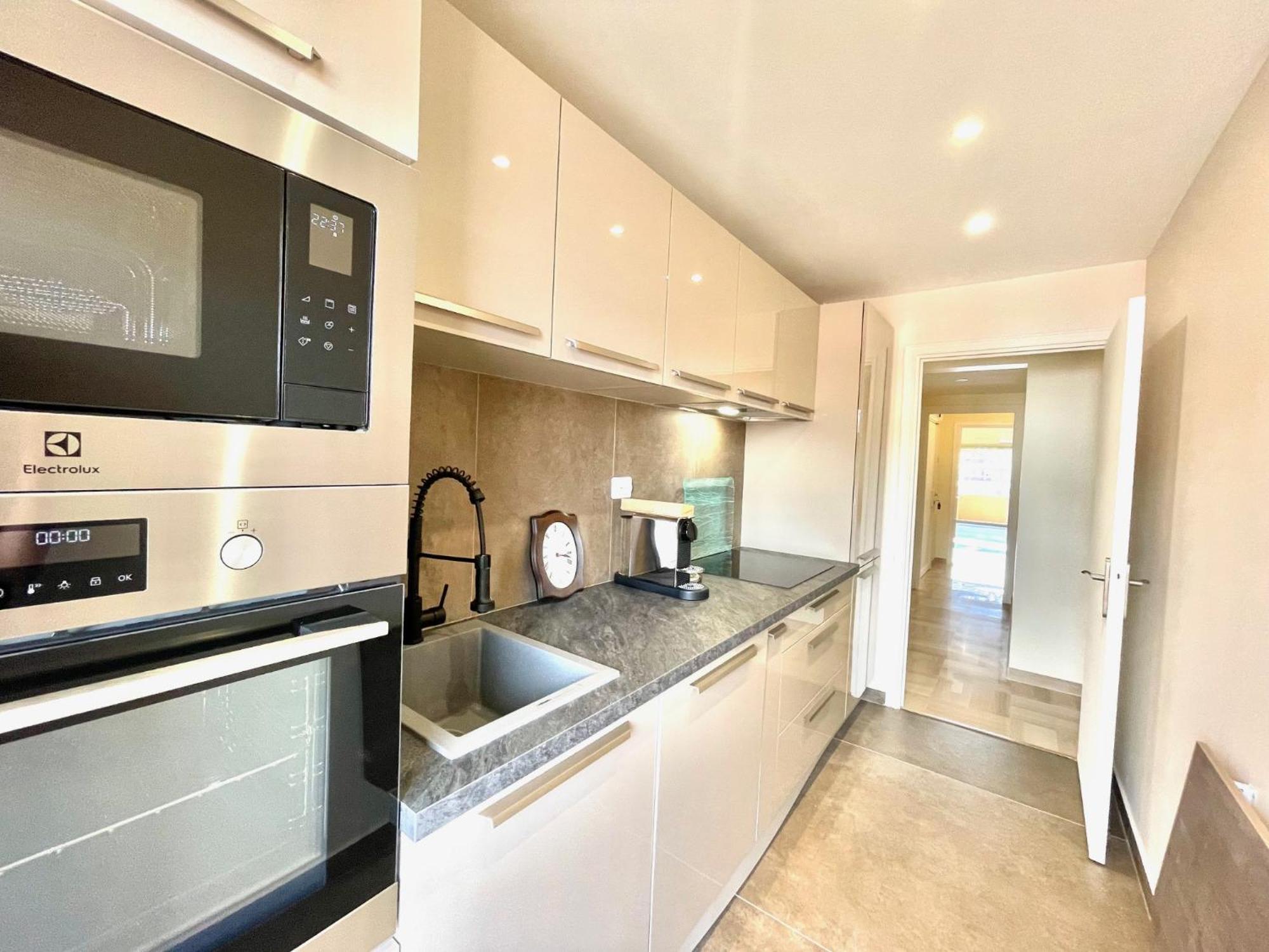 Astoria Luxury Apartment- 3 Bathrooms