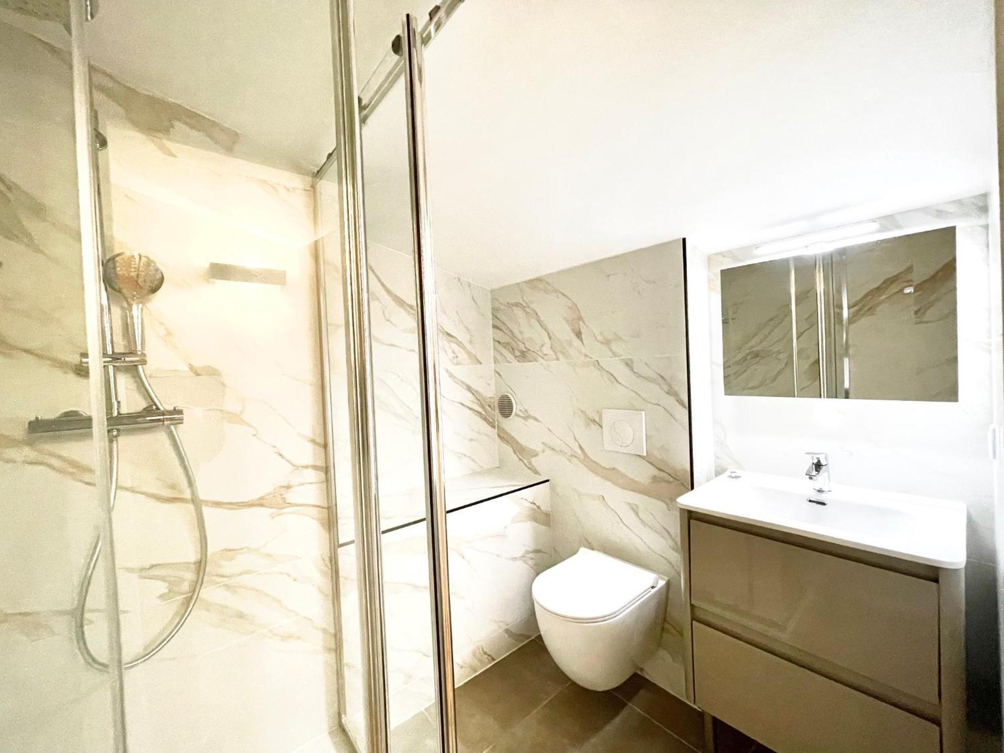 Astoria Luxury Apartment- 3 Bathrooms