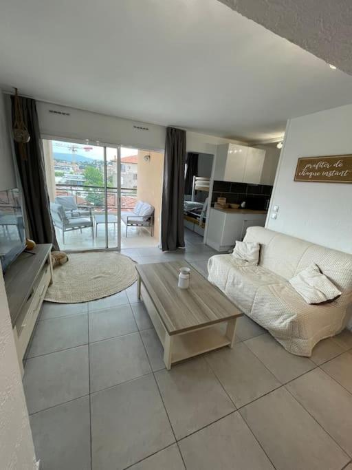 T2 Lumineux A Pied Terrasse Piscine Apartment Cannes