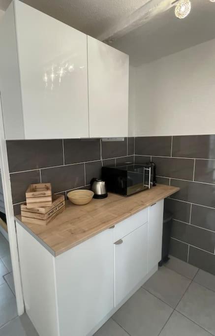 Apartment T2 Lumineux A Pied Terrasse Piscine *
