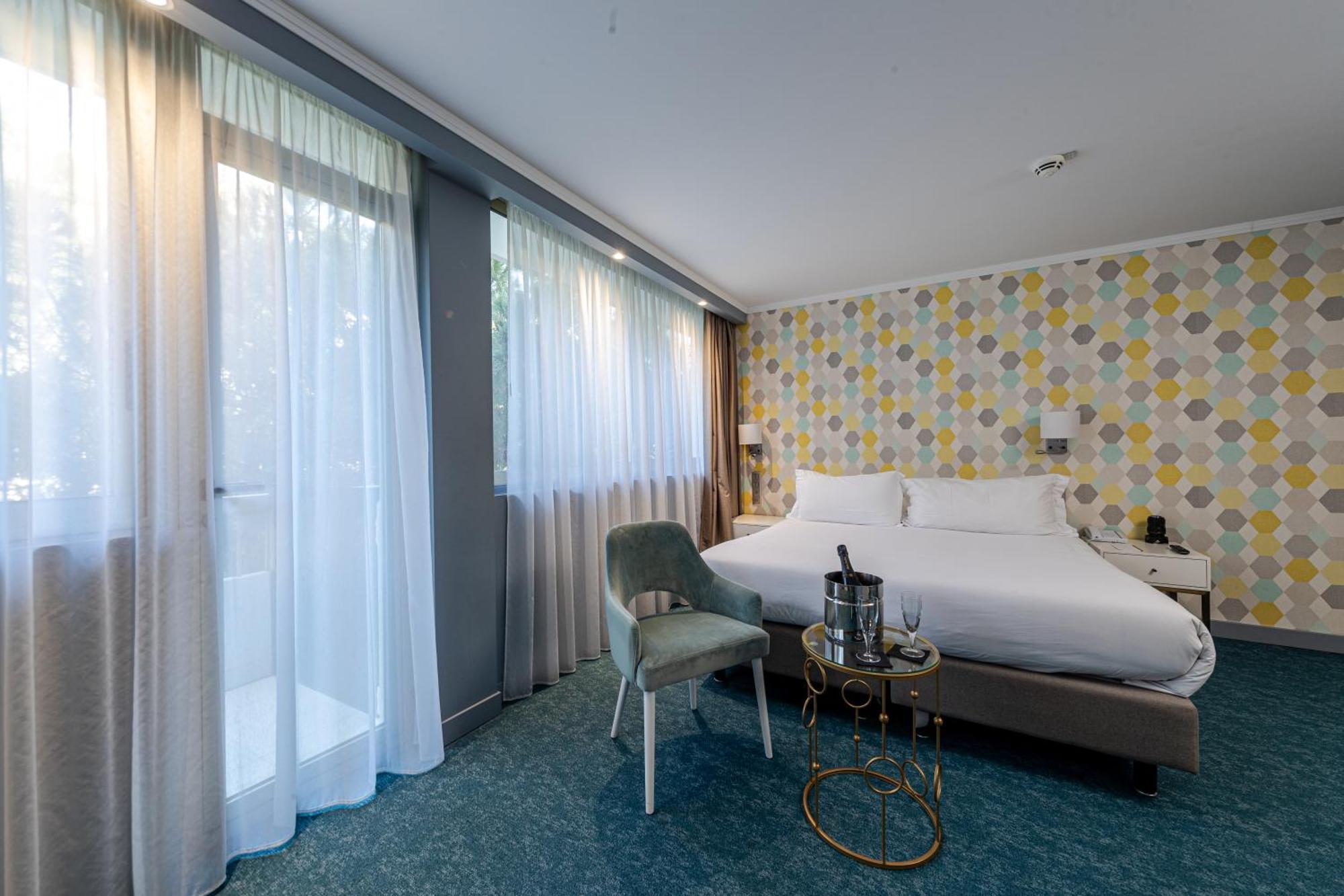 Hotel Juliana 4*