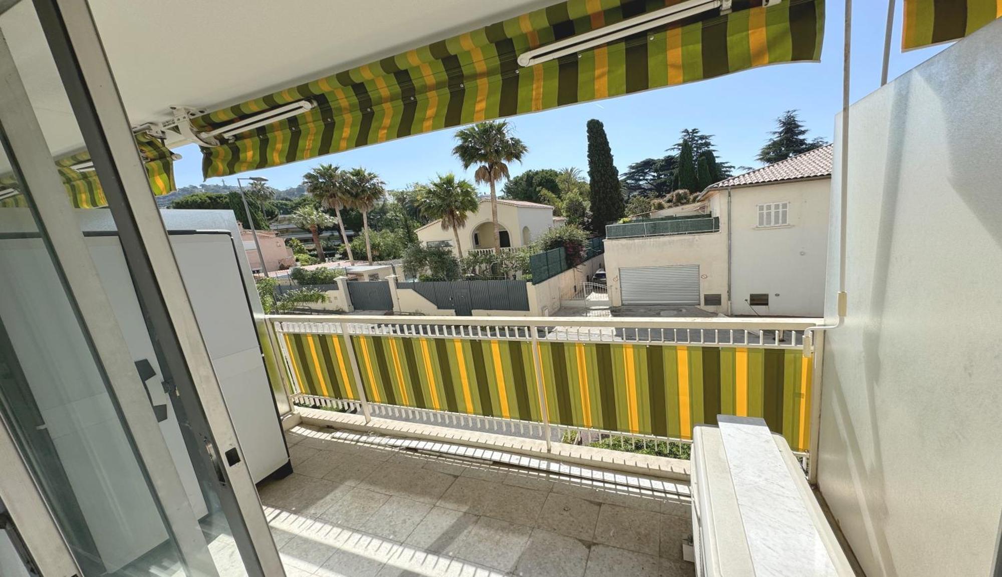 Charming 2 , 52 M2, Very Spacious, Bright And Near Sea Martinez Appartement Cannes