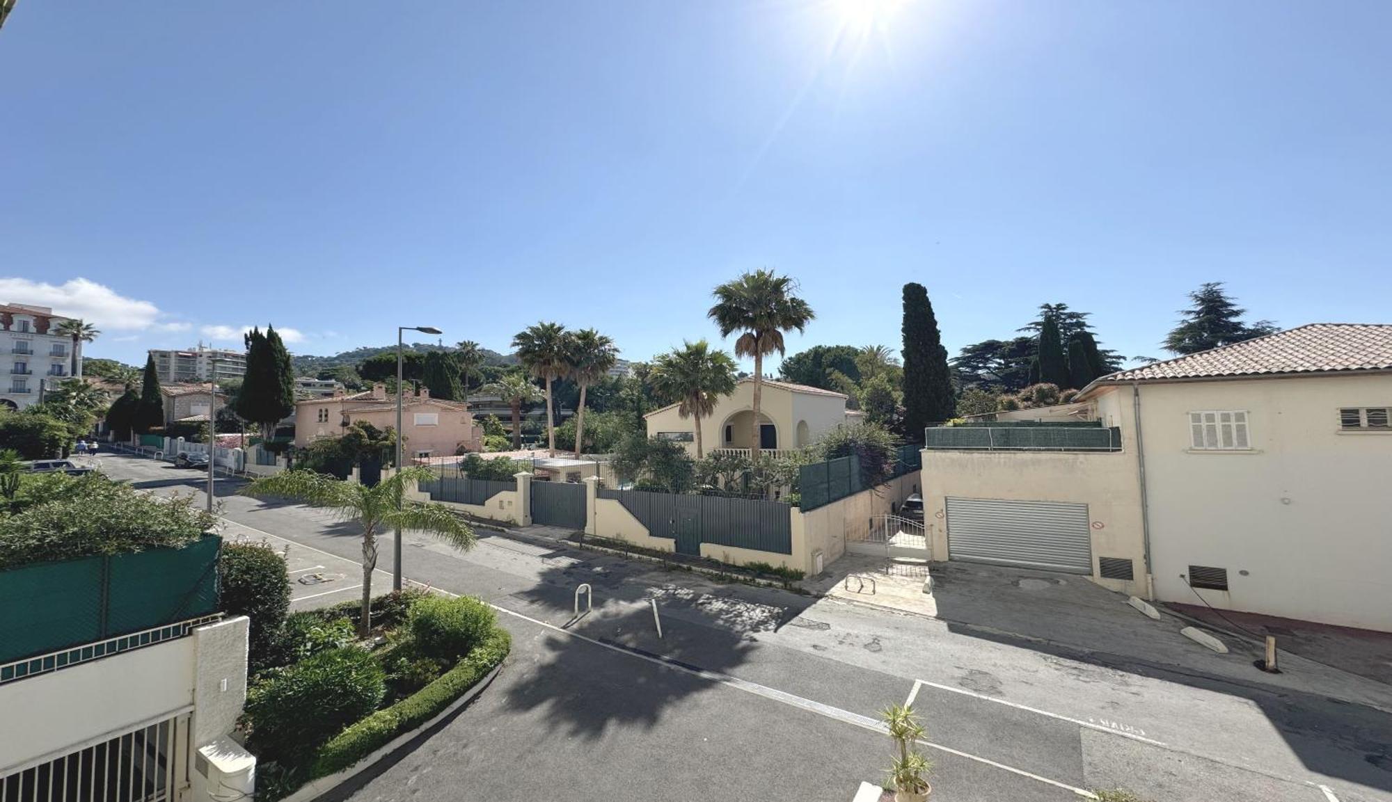 Appartement Charming 2 , 52 M2, Very Spacious, Bright And Near Sea Martinez