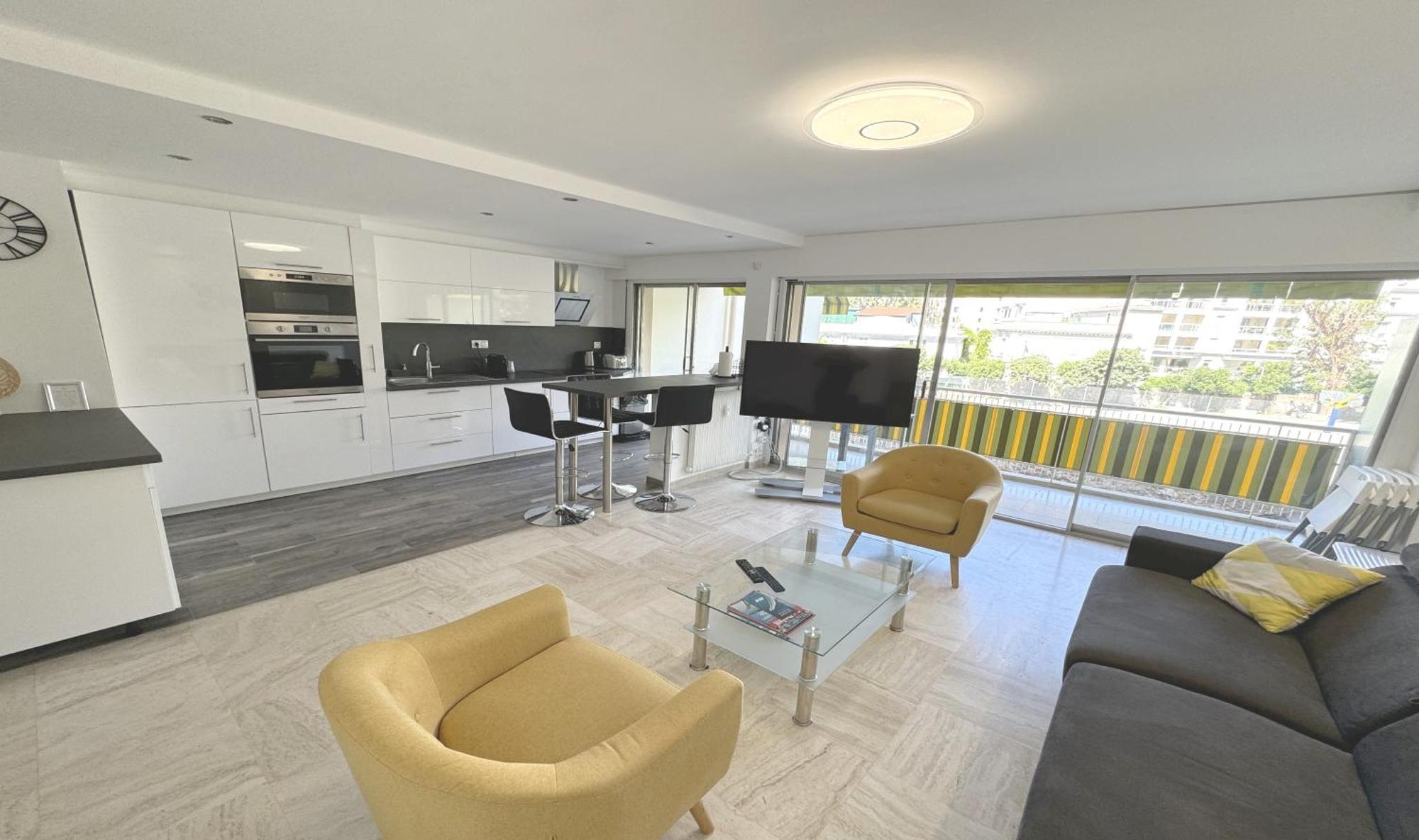 Appartement Charming 2 , 52 M2, Very Spacious, Bright And Near Sea Martinez