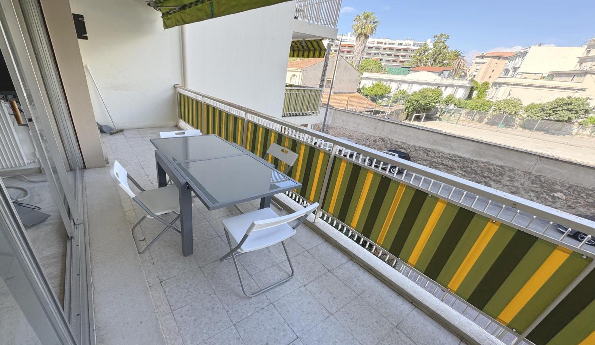 Appartement Charming 2 , 52 M2, Very Spacious, Bright And Near Sea Martinez *